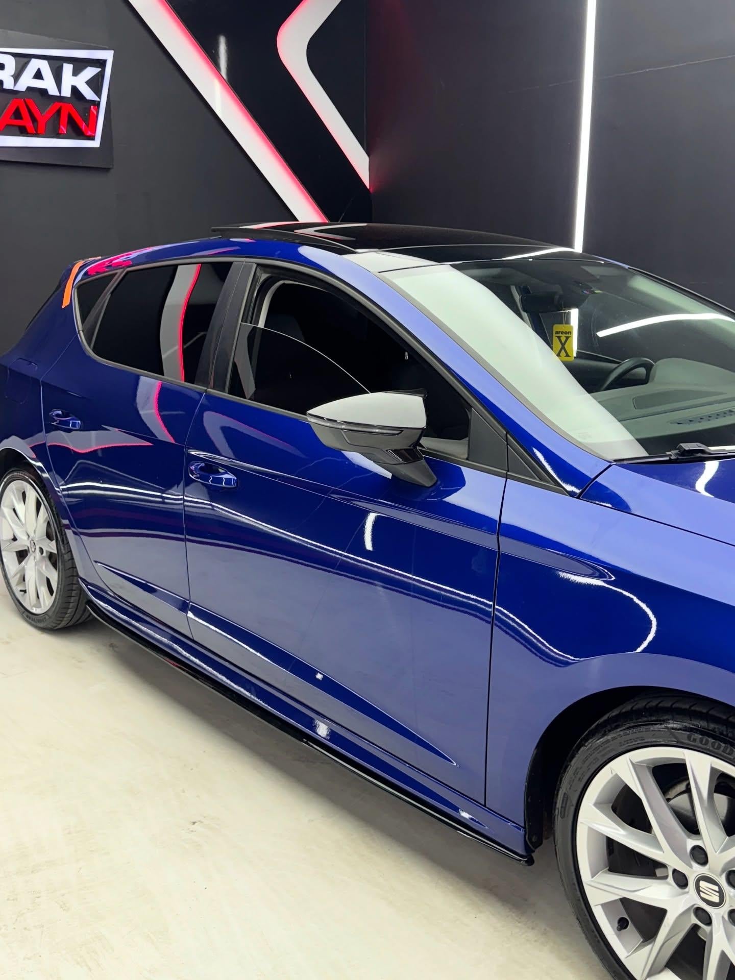 Seat Leon Aero Marşpiyel Uyumlu Siyah Lip