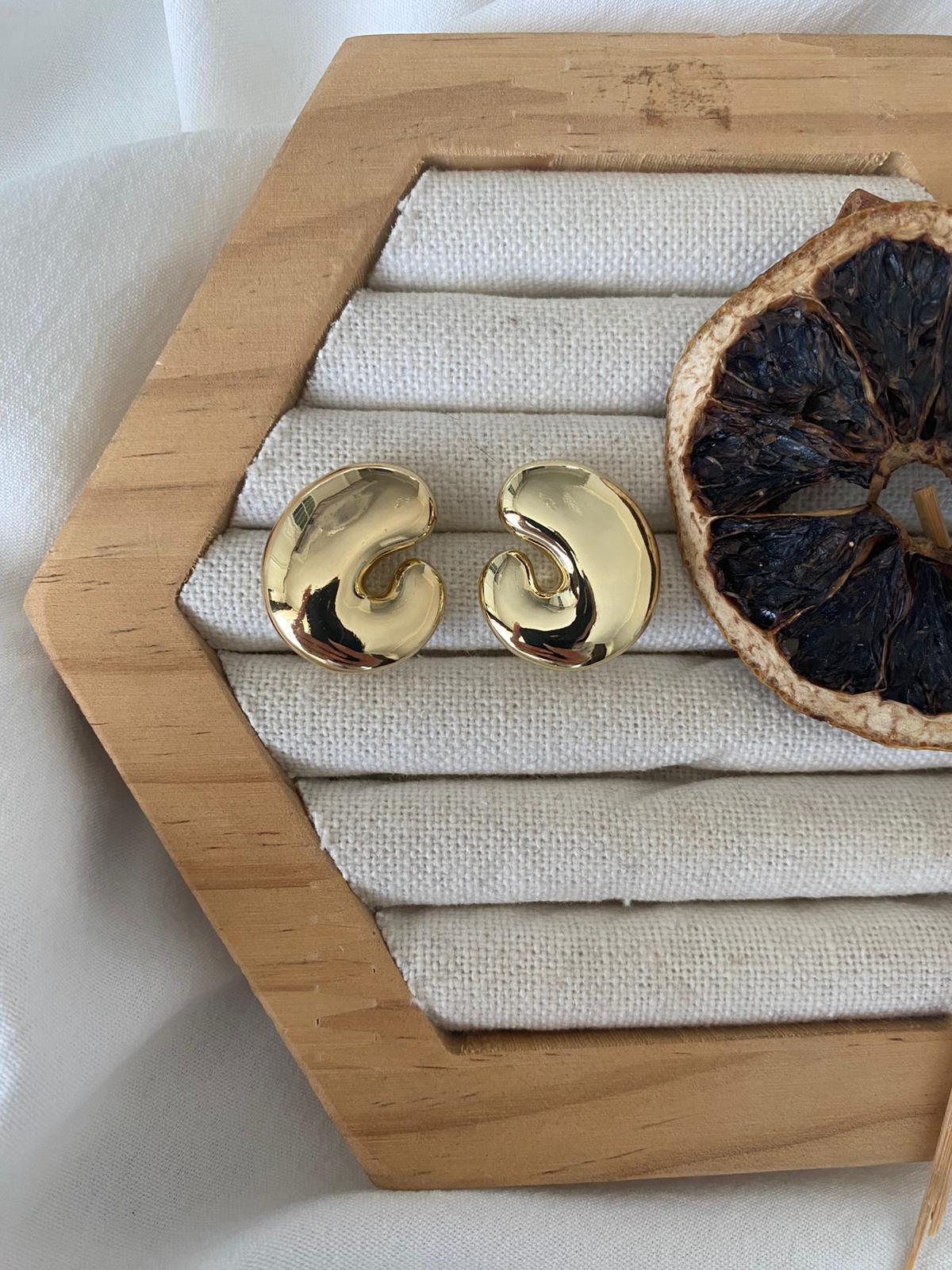 GOLD PLAKA KÜPE