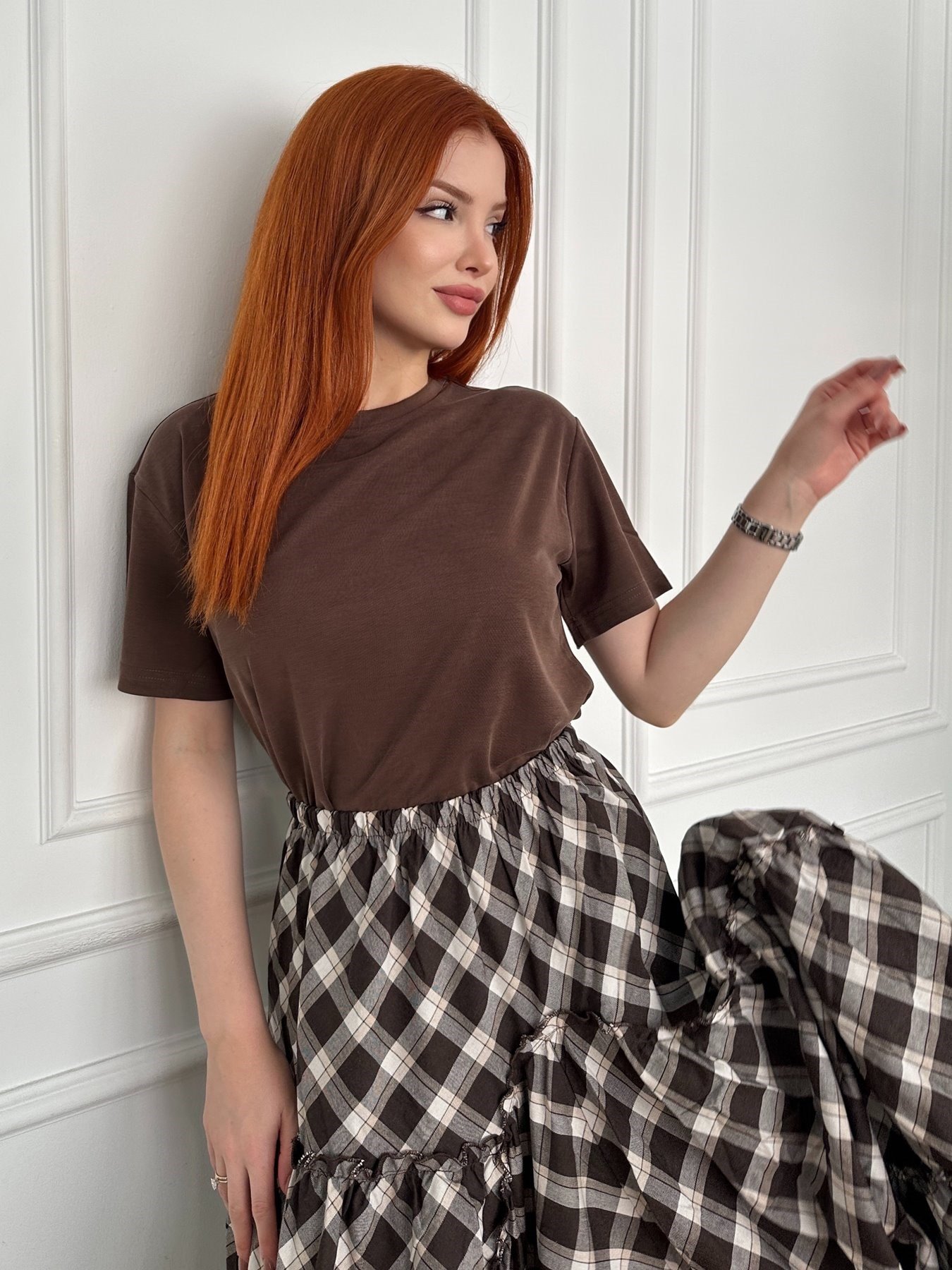 Bisiklet Yaka Kısa T-shirt Koyu kahve