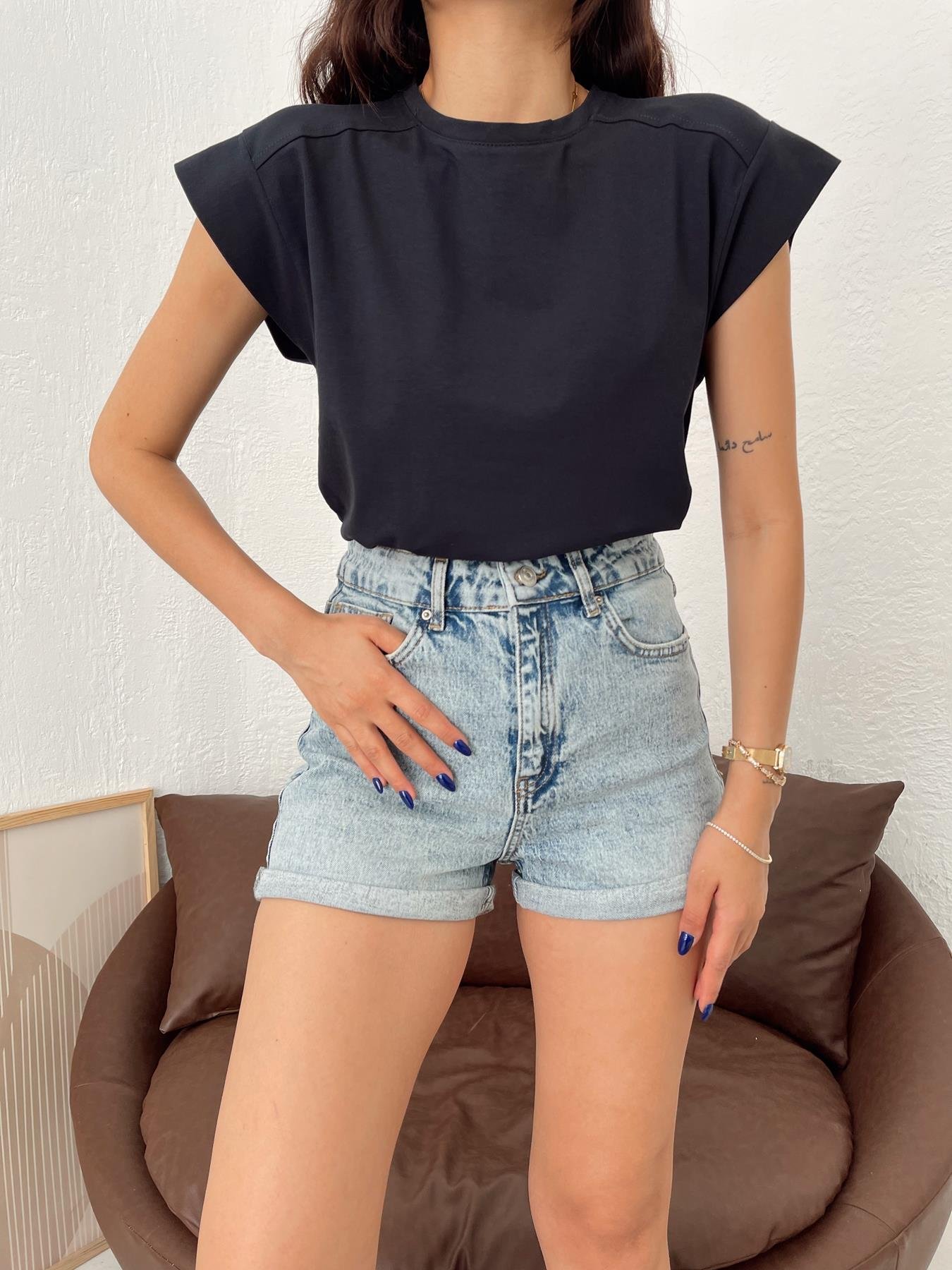 Bisiklet Yaka Kolsuz Tişört LACİVERT