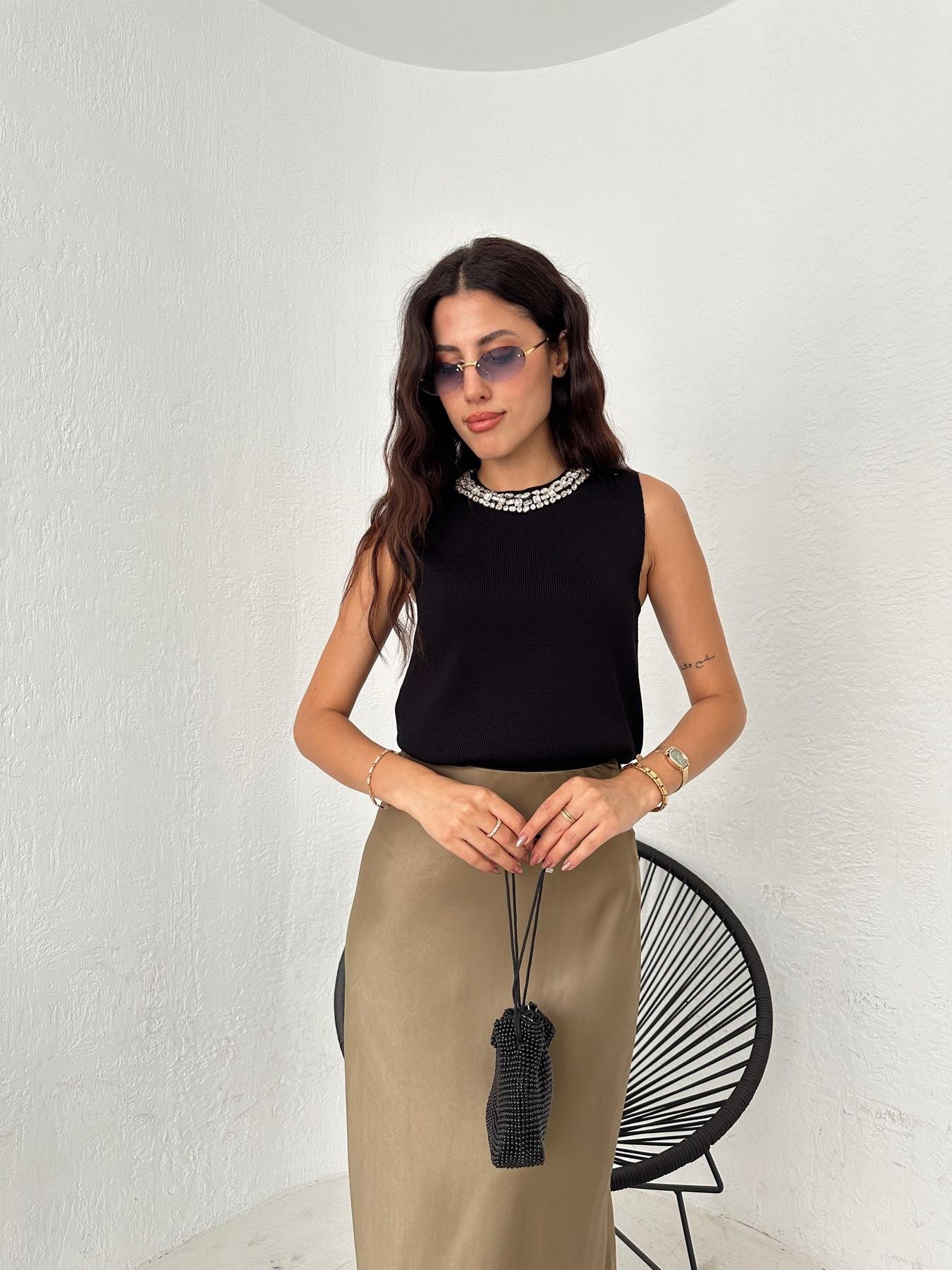 Bisiklet Yaka Taşlı Bluz SİYAH