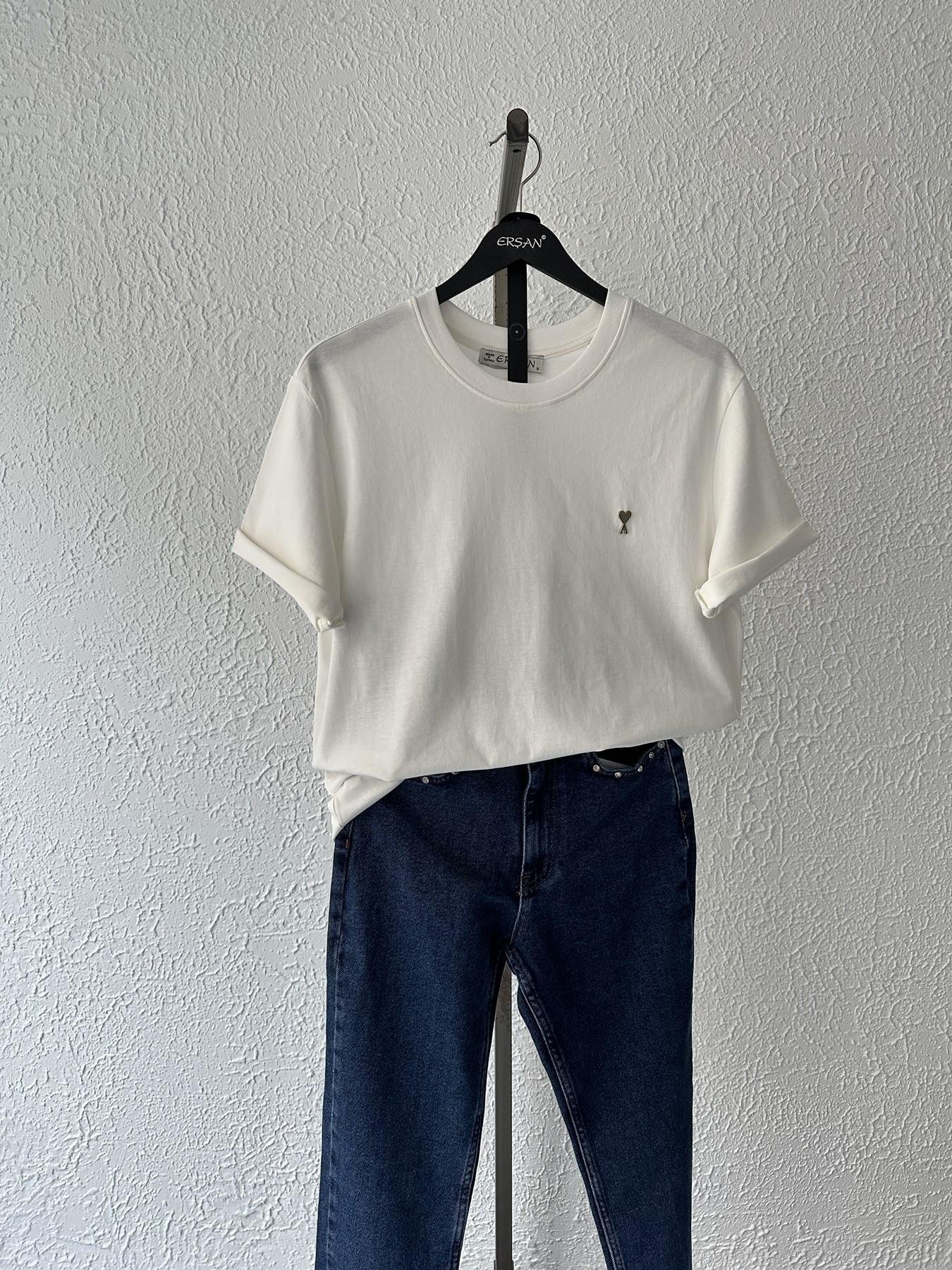 Kalp Armalı Tişört Ekru