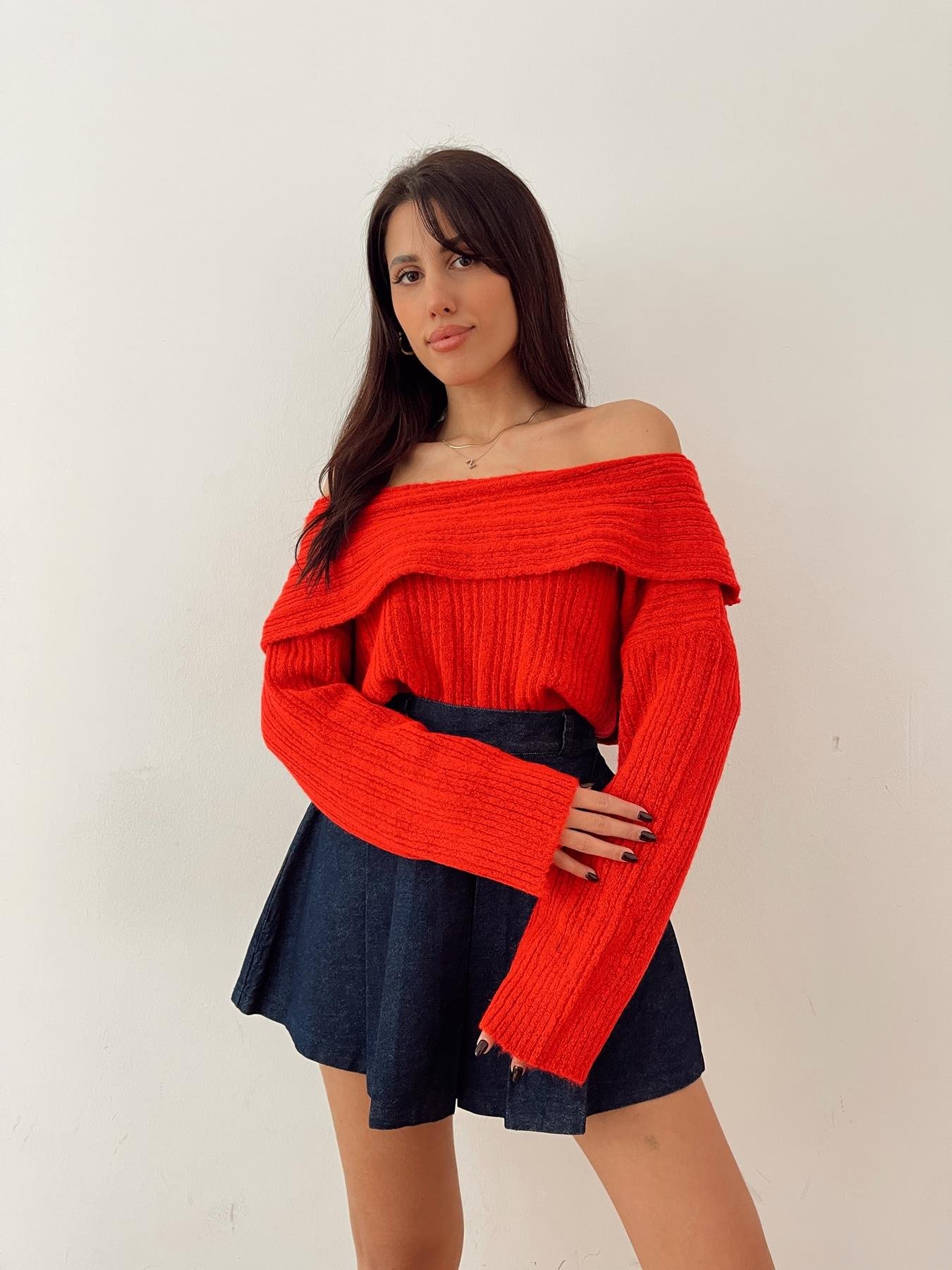 Madonna Yaka Triko KIRMIZI