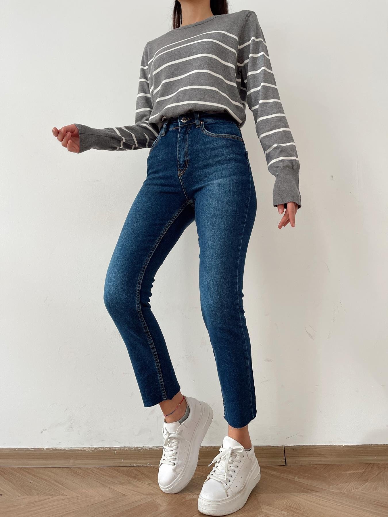 Paçası Kesik Mom Jean KOYU MAVİ