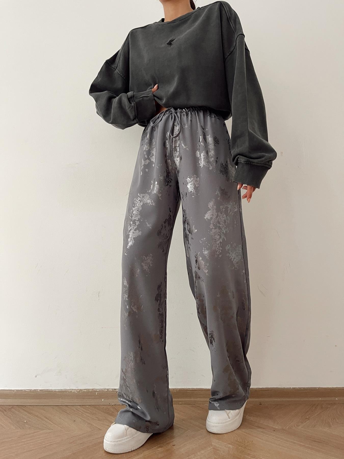 Varak Baskı Lastikli Pantolon GRİ