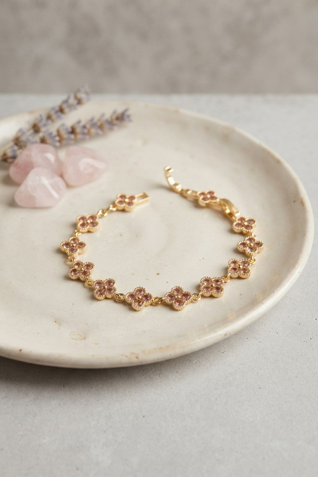 Gold Renk Pembe Zirkon Taşlı Yonca Model Kadın Bileklik
