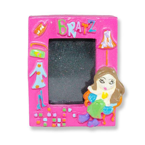 12 Adet Bratz Kız Mıknatısl Miniı Çerçeve 3,7x4,6cm