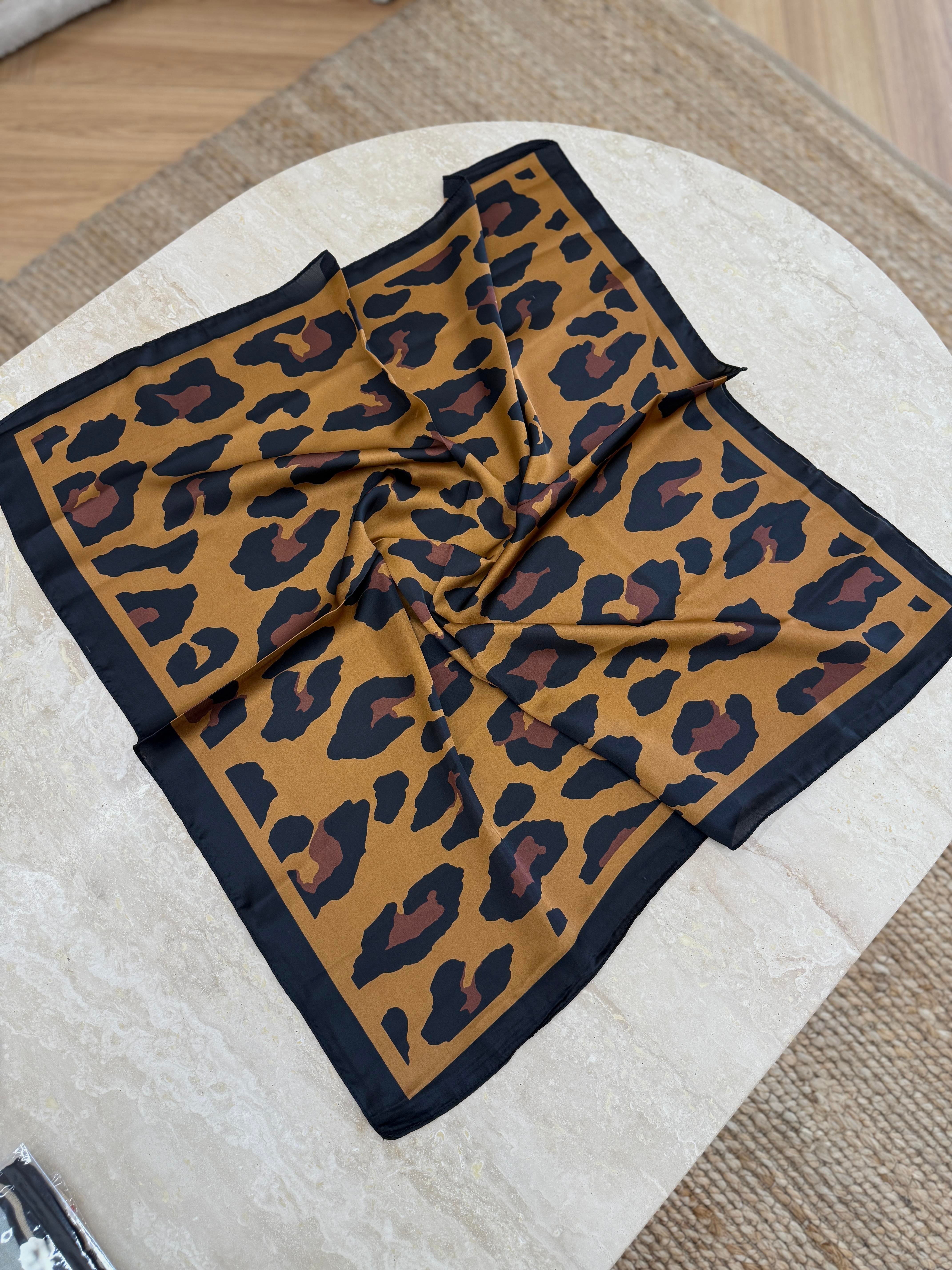 LEOPAR DESENLİ FULAR