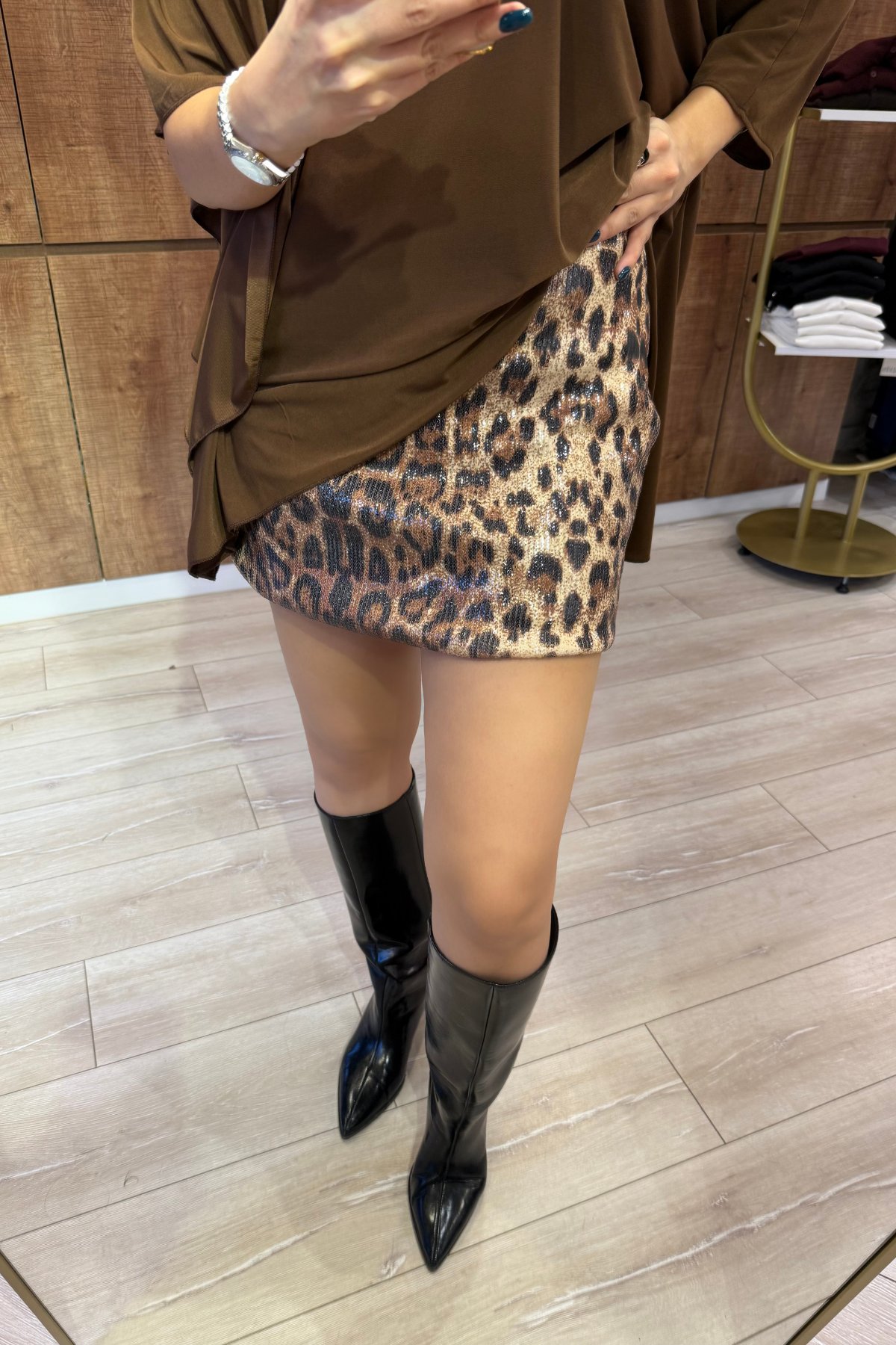 İçi şortlu pul payet leopar mini etek