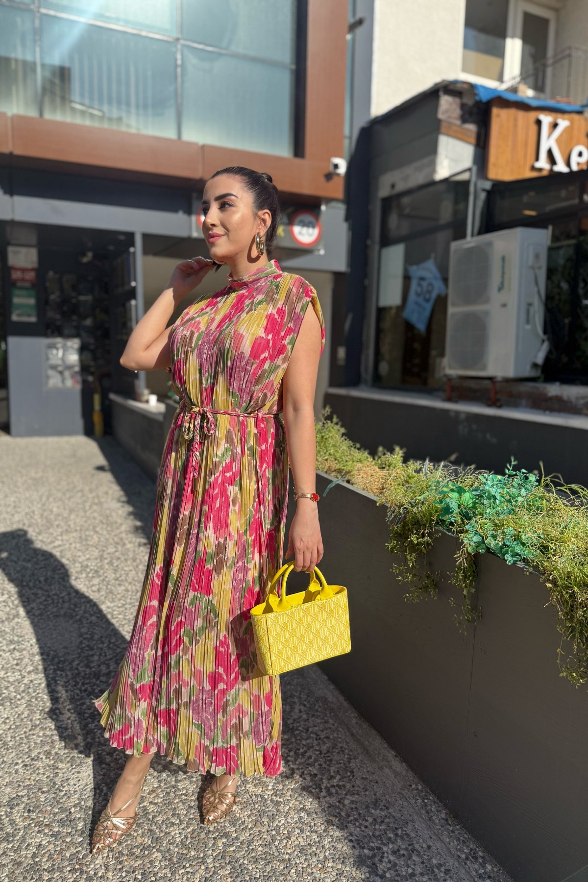 Piliseli Floral Desen Şifon Elbise