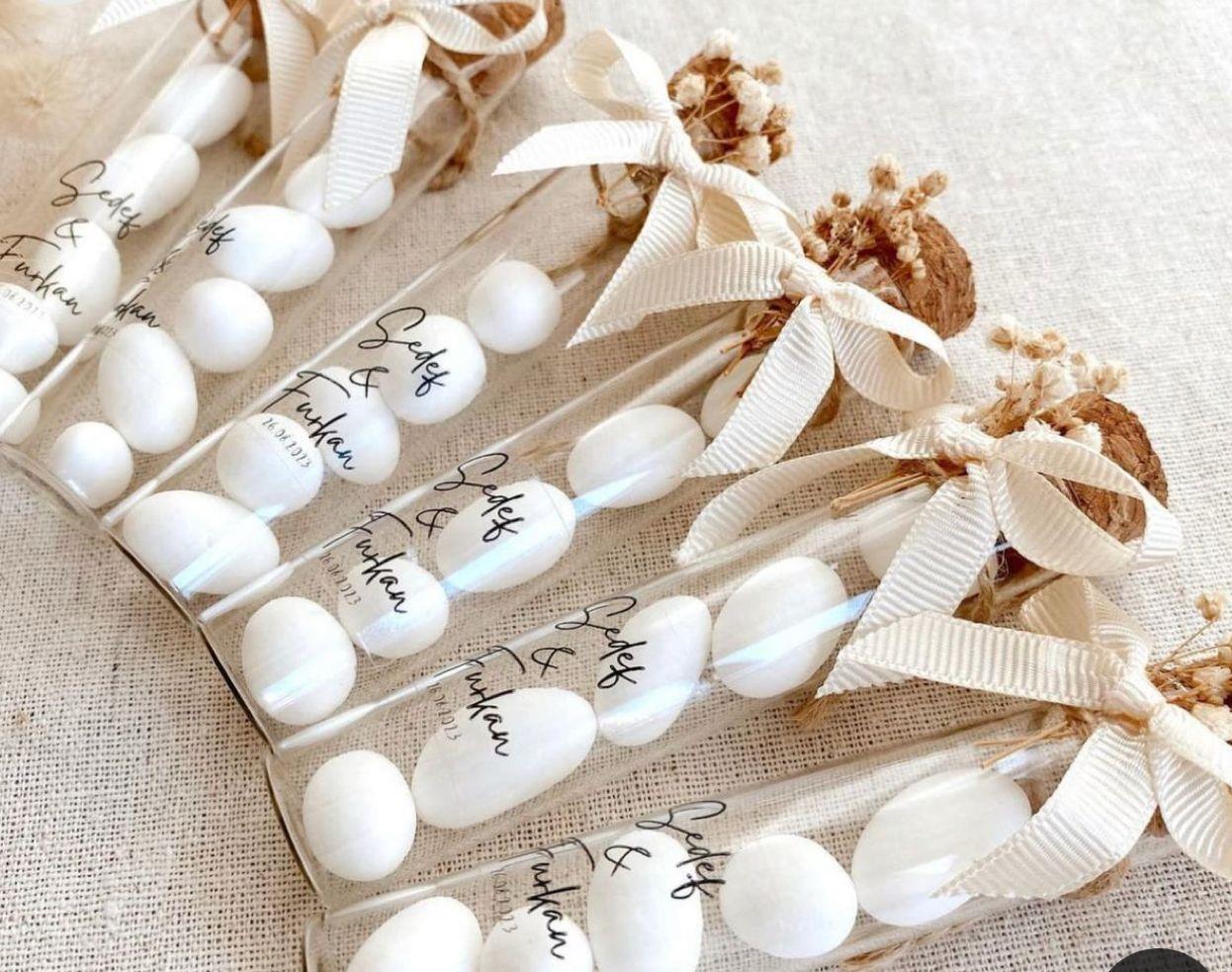 10 CM CAM TÜP VE BADEM ŞEKERİ SÜSLEMELİ  50 ADET