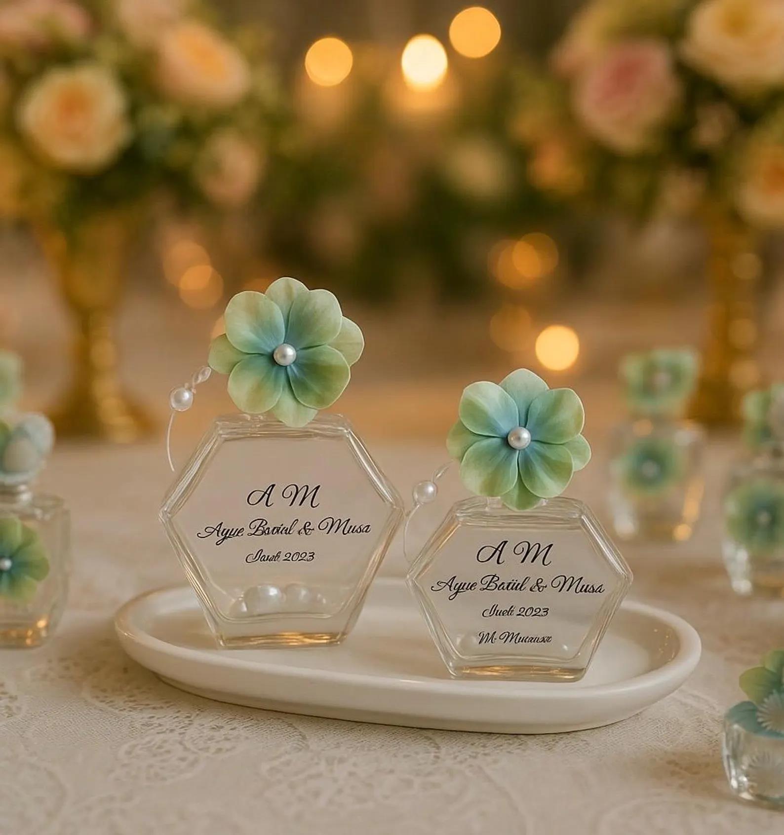 Kişiye özel Cam süslemmiş altıgen şişe 25 adet