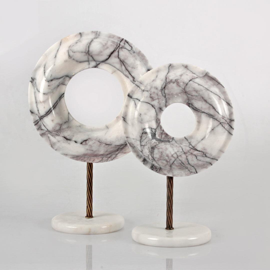 AccessoryBright White Marble 2 Piece Circle Decor - Tumbled