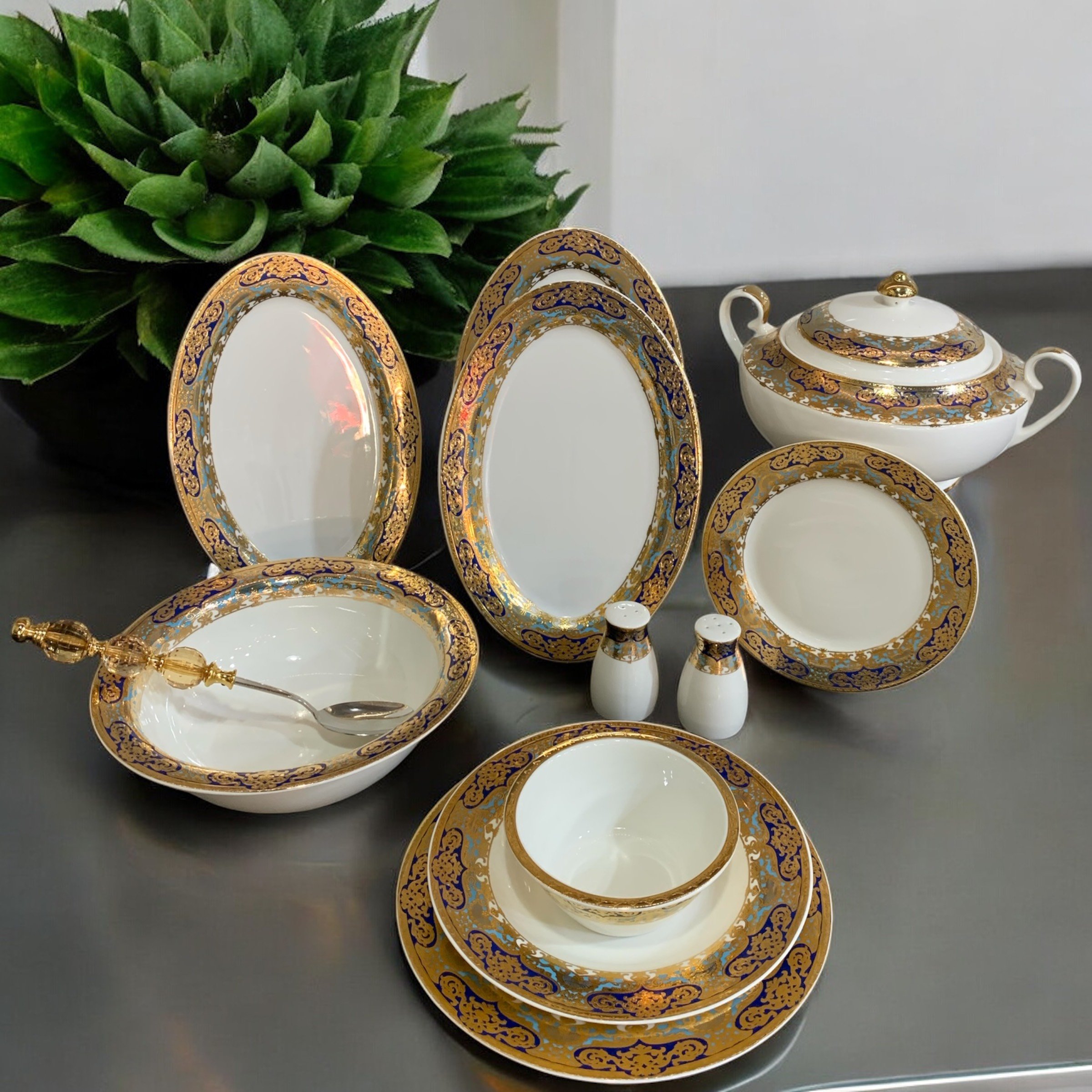 12 Kişilik Yemek TakımıQueen's of England Stella 61 Parça 12 Kişilik Porselen Yemek Takımı