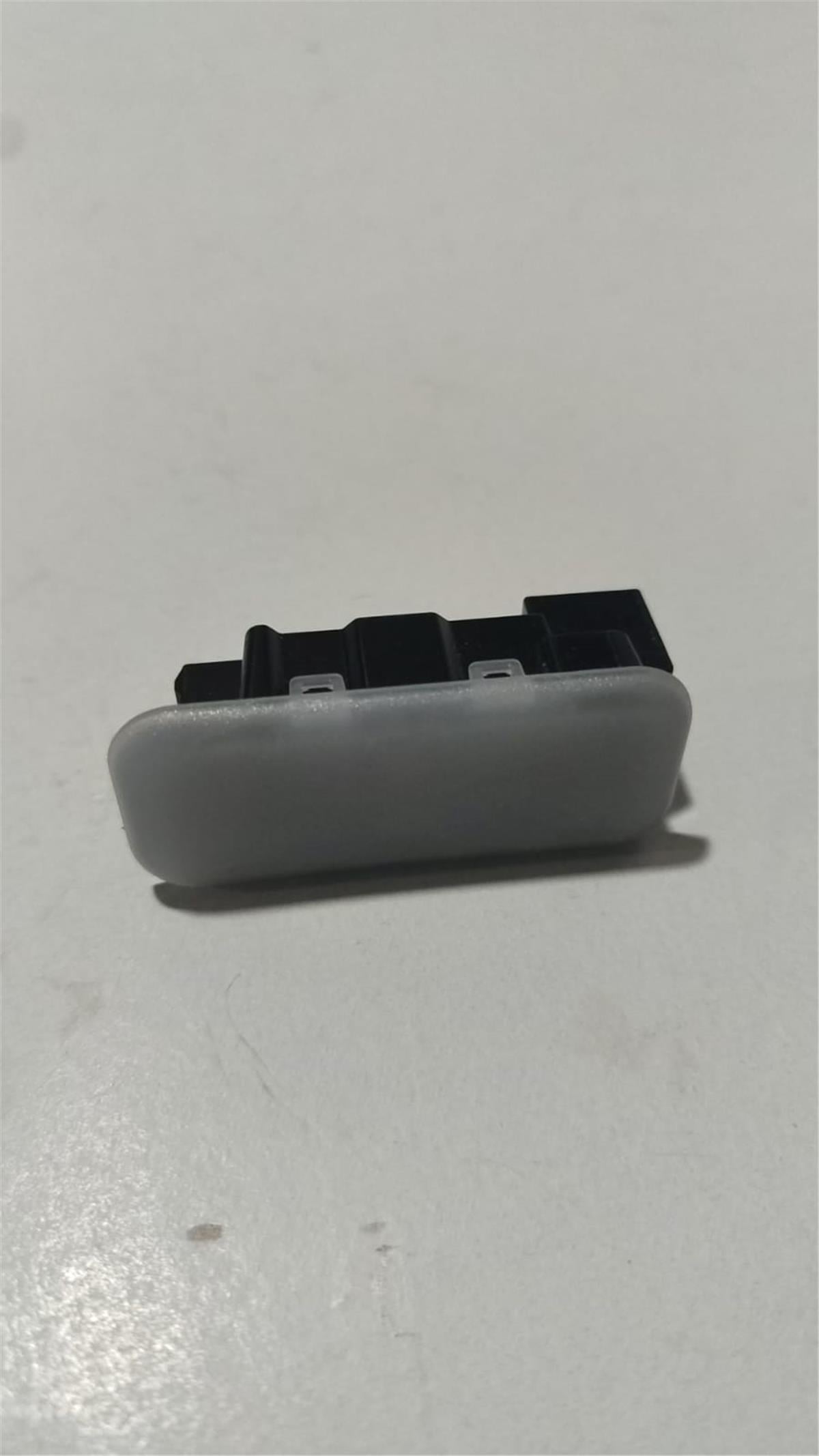 8W0947415B KAPI KOLTUK PEDAL AYDINLATMA LAMBASI LED