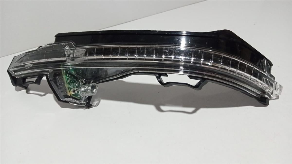 Audi Q7 Ayna Sinyali Sağ 4M0 949 102 A