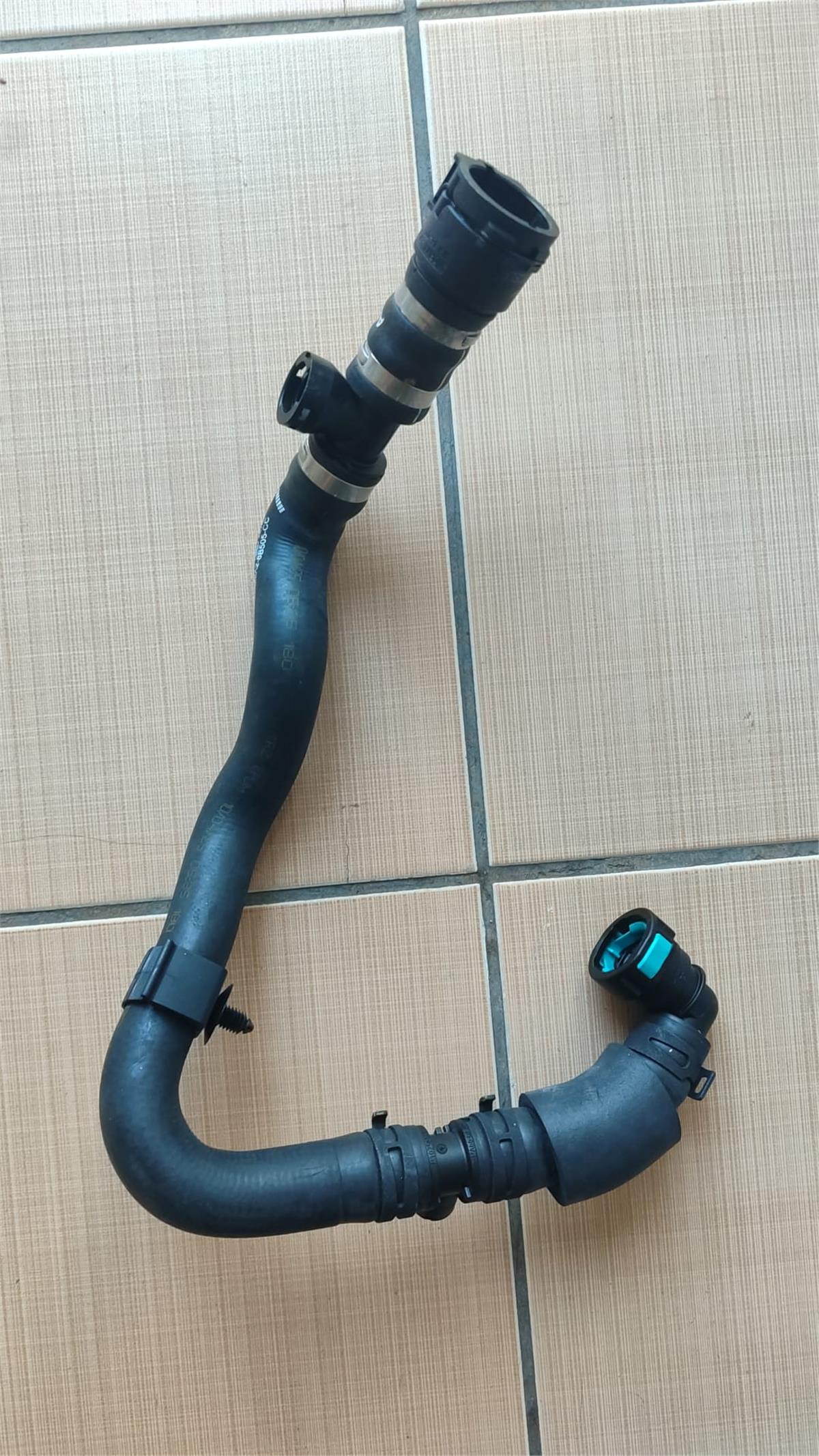 M8A2-8B505-CB SU HORTUM BORUSU JAGUAR F-PACE X761