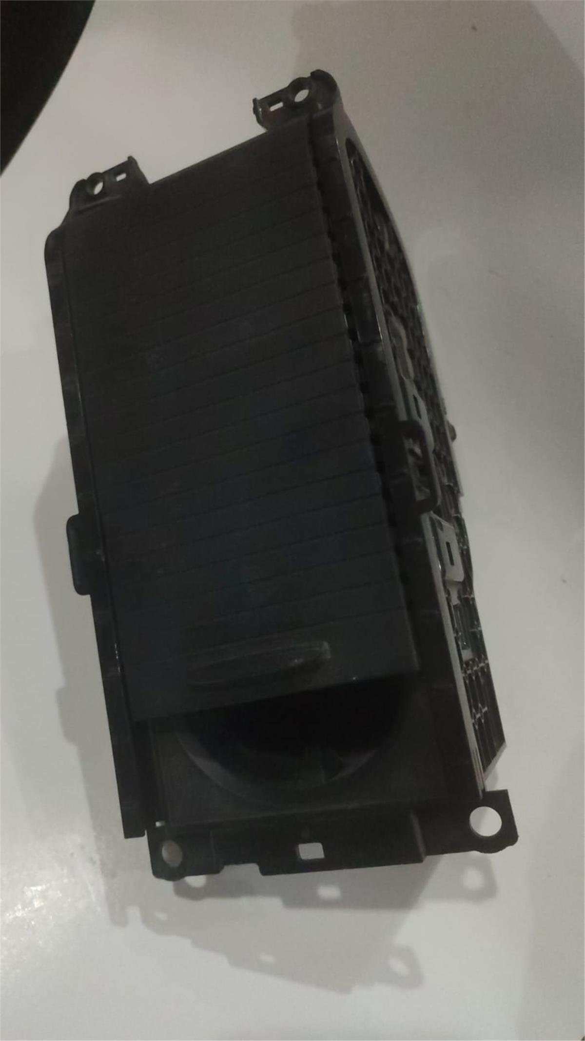 RENAULT CLİO 5 ORTA KONSOL BARDAKLIK 2147263X1
