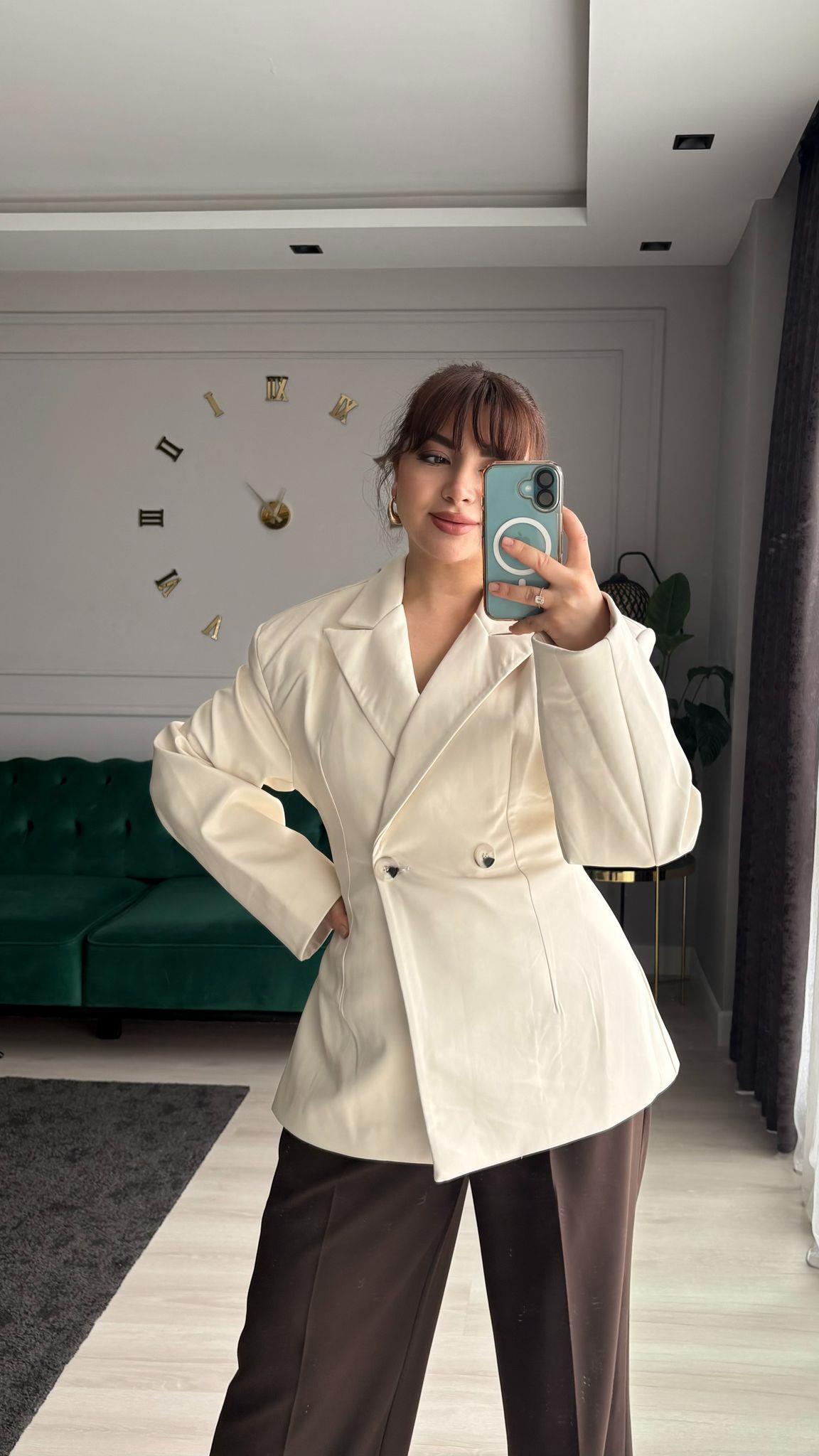 BEYAZ VATKALI BLAZER DERİ CEKET