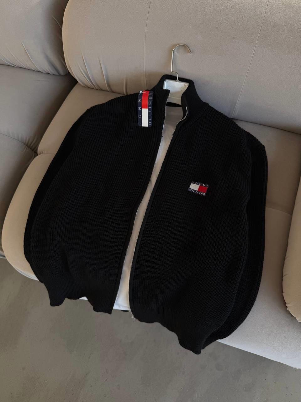 Tommy Hırka Siyah EG
