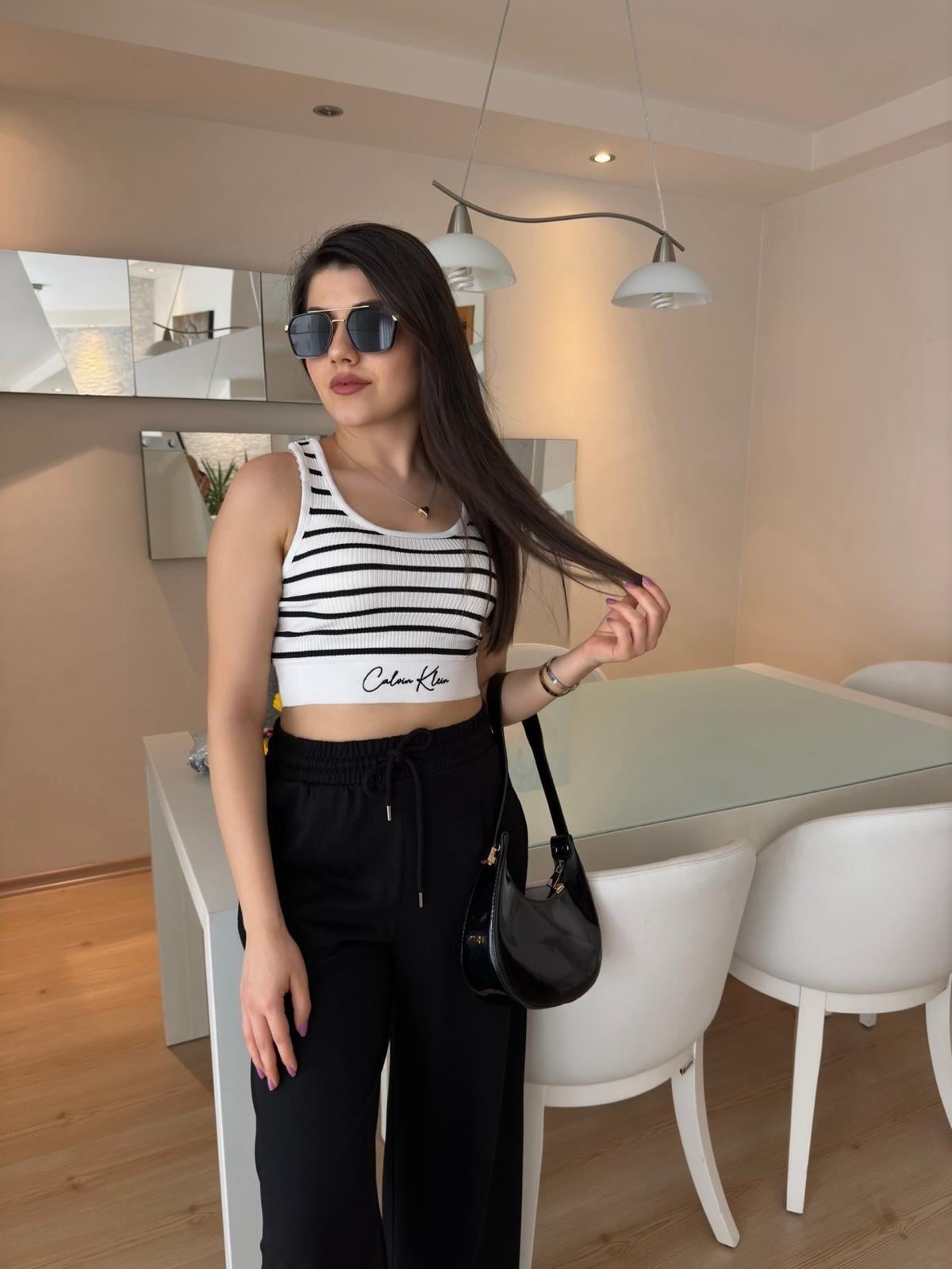 CK MODEL BEYAZ ÇİZGİLİ CROP BADY