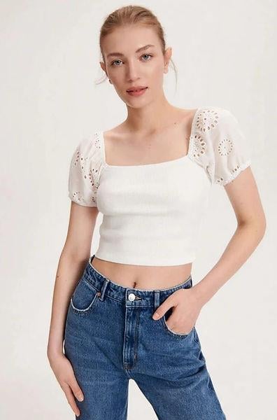 RESERVED ORJ BEYAZ KOLU FİSTOLU CROP BODY