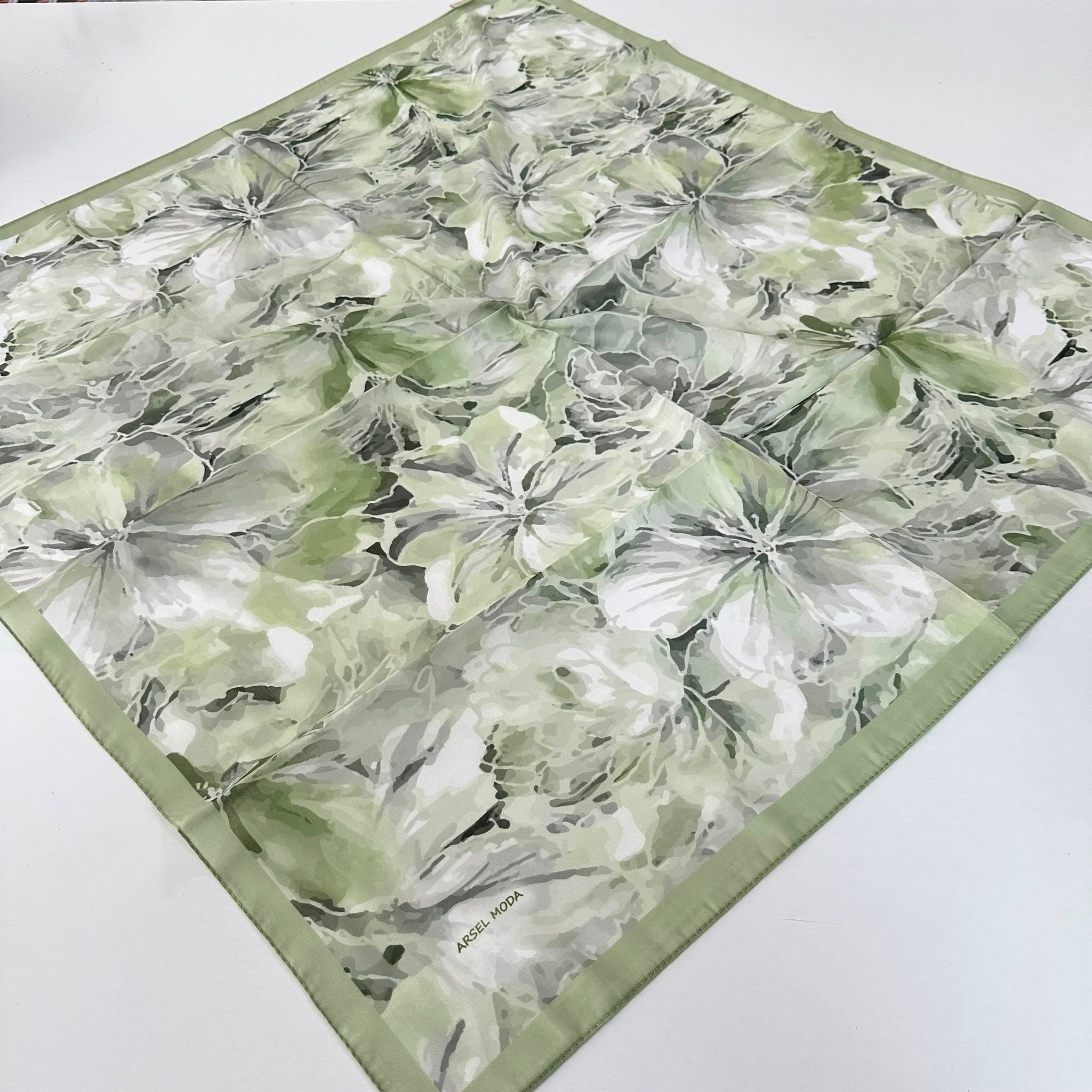 ARSEL MODA Soft Pamuklu Eşarp İtalyan Dikişli Yeşil Serisi  LRB7204