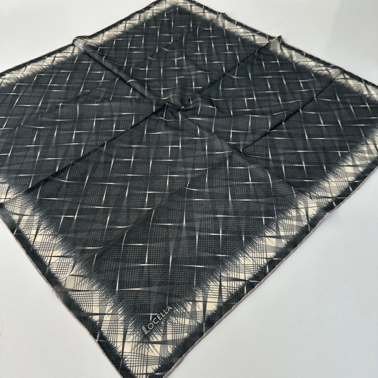 Locella Soft Pamuklu Siyah Beyaz Eşarp LDFC4210