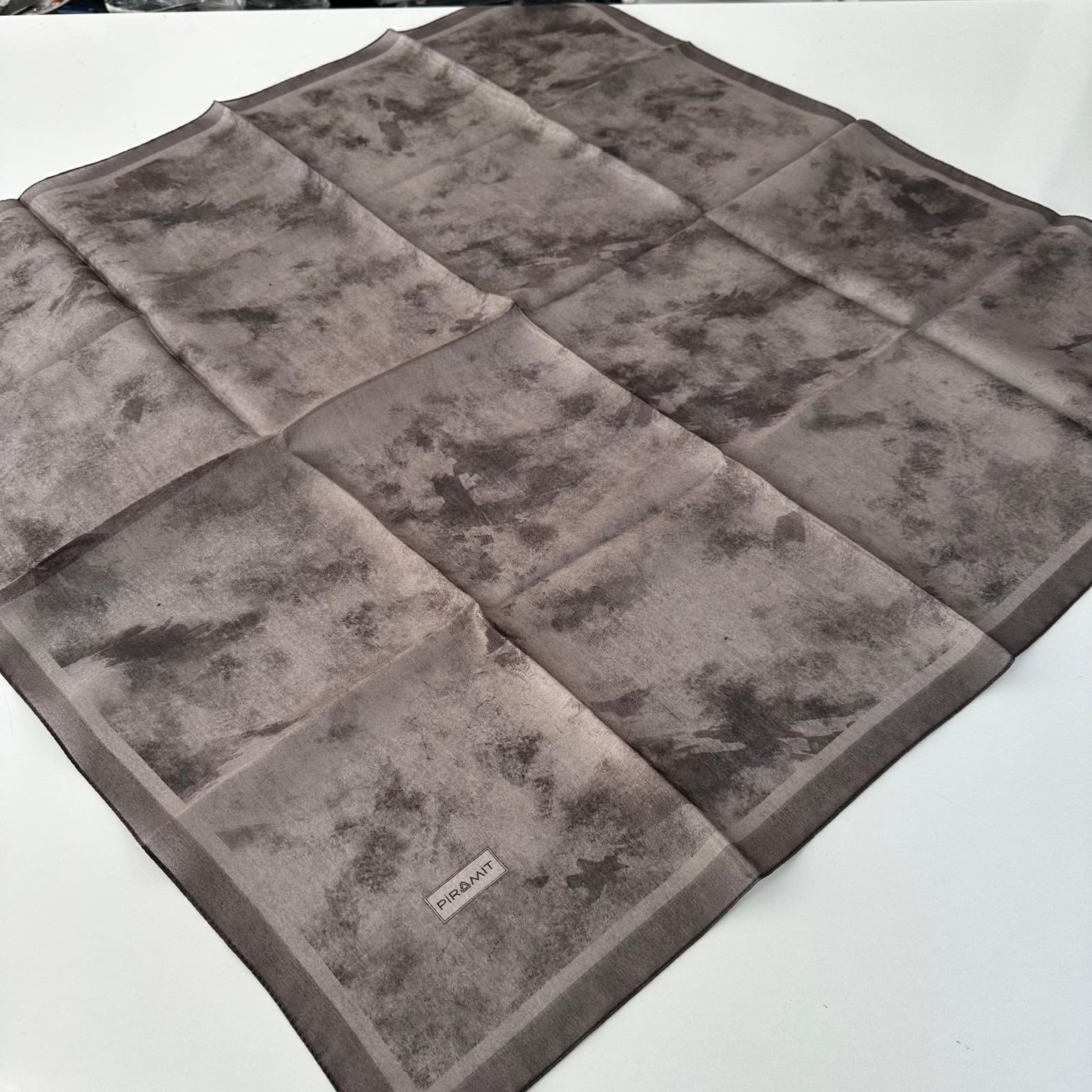 Piramit Desenli Kehribar Eşarp LTP0509