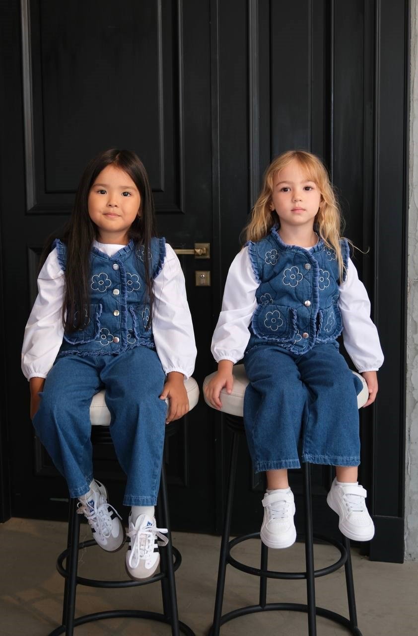 Çiçek Nakışlı Denim Yelekli Kız Çocuk 3'lü Takım
