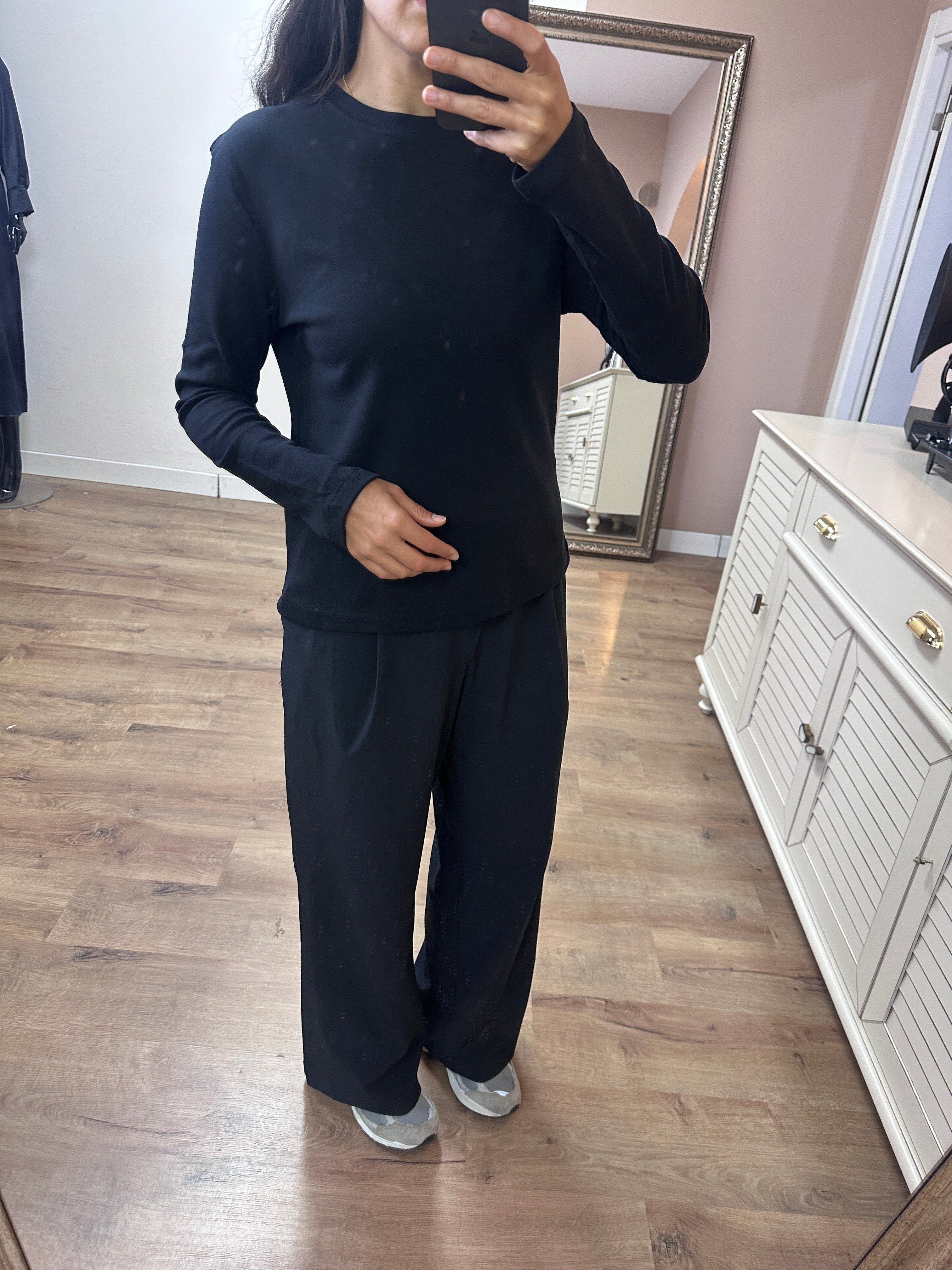 SİYAH UZUN KOLLU TSHİRT