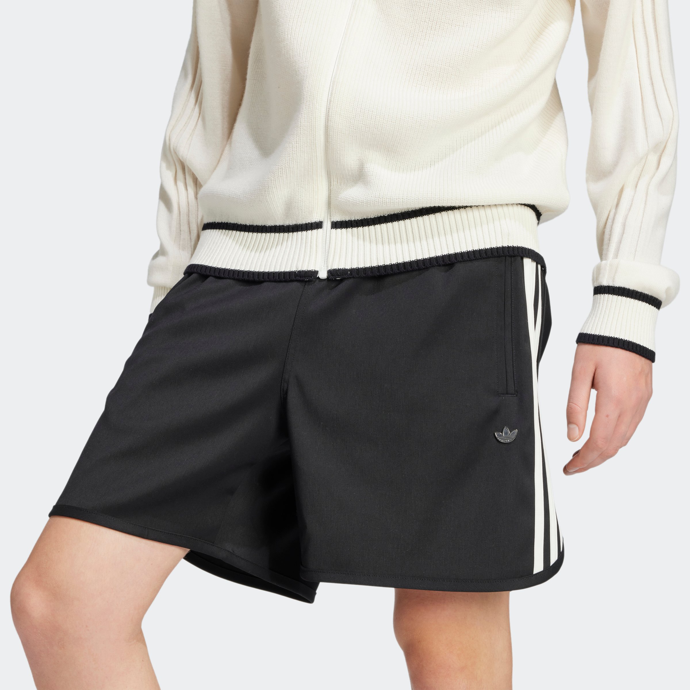 3 STRIPE SHORT