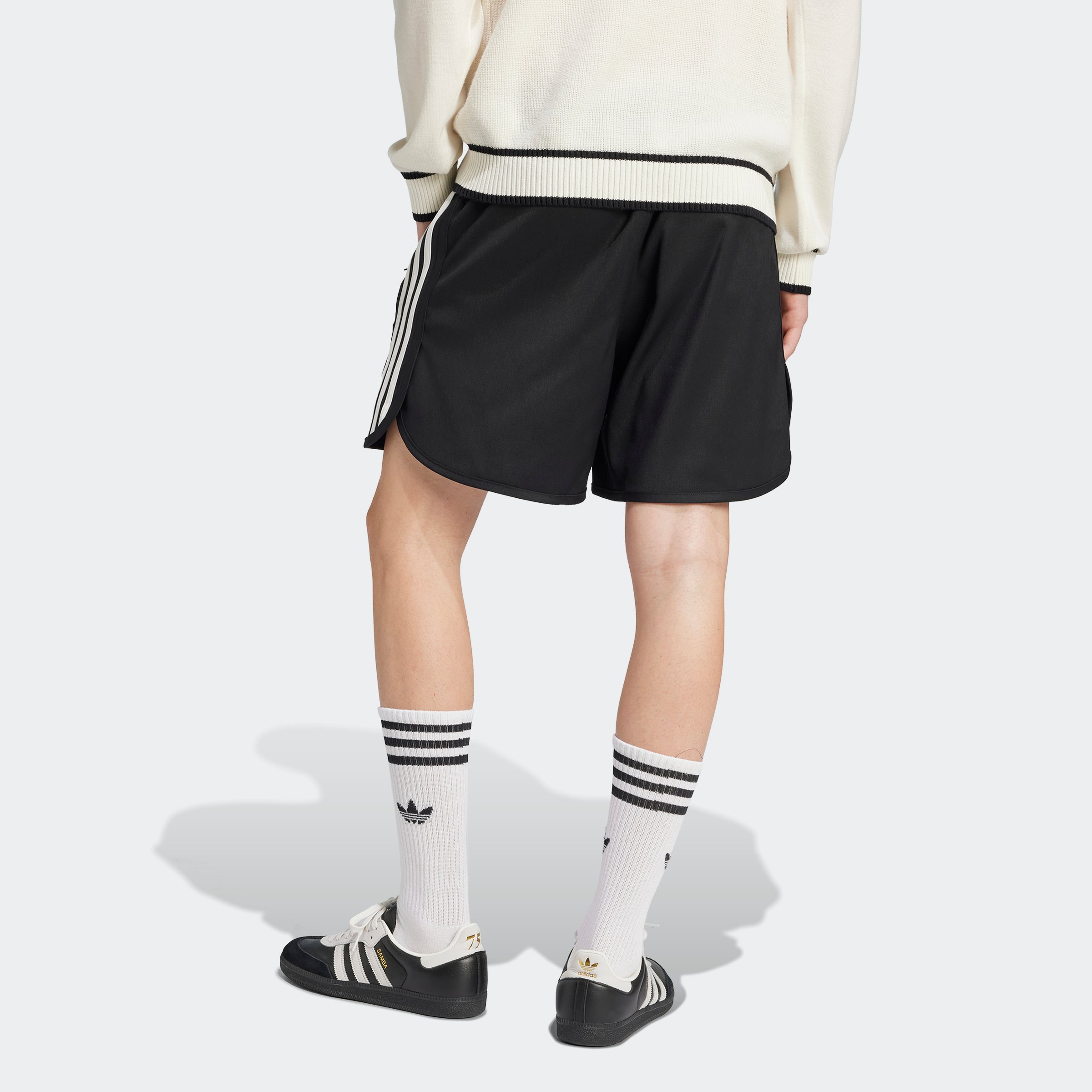 3 STRIPE SHORT