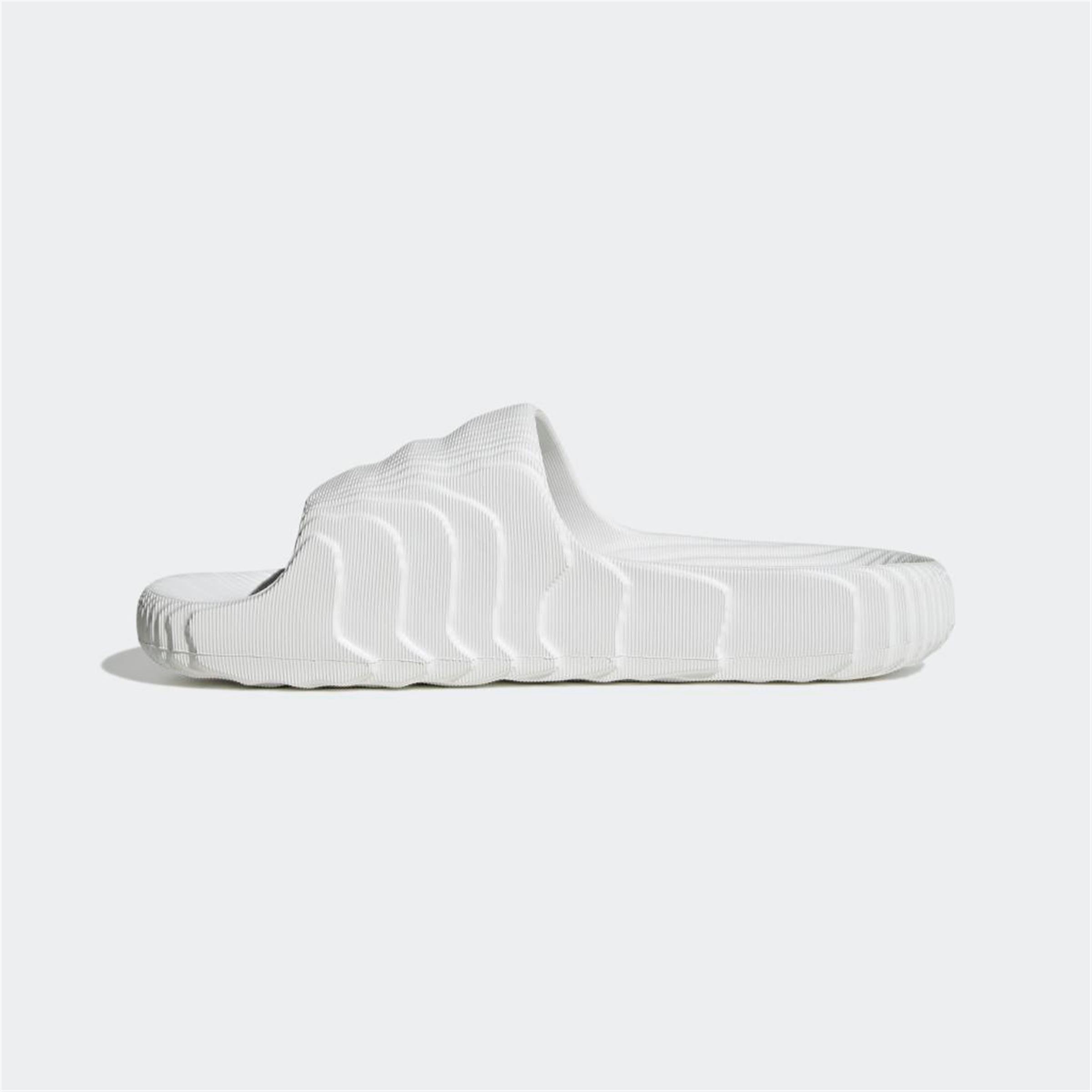ADILETTE 22
