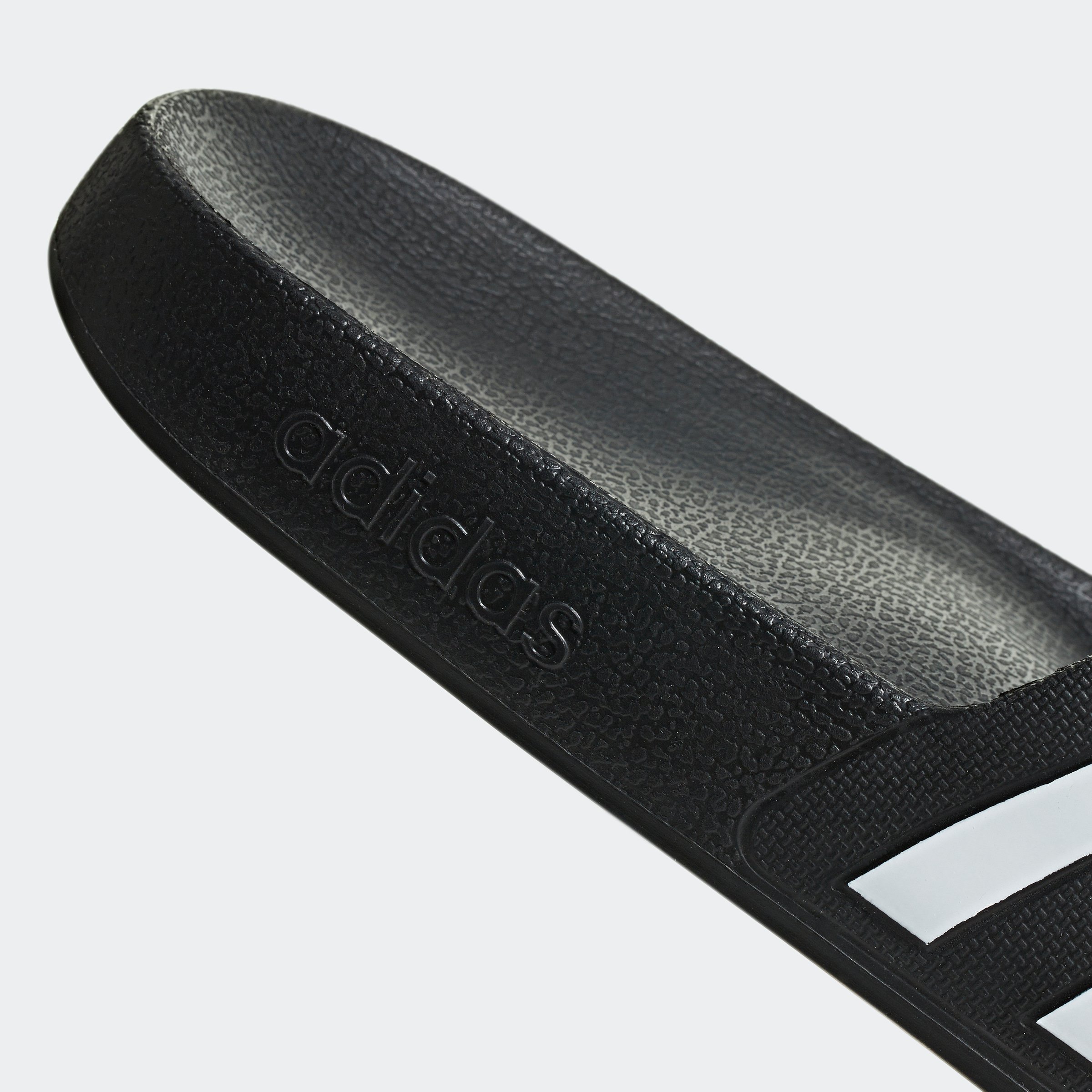 ADILETTE AQUA
