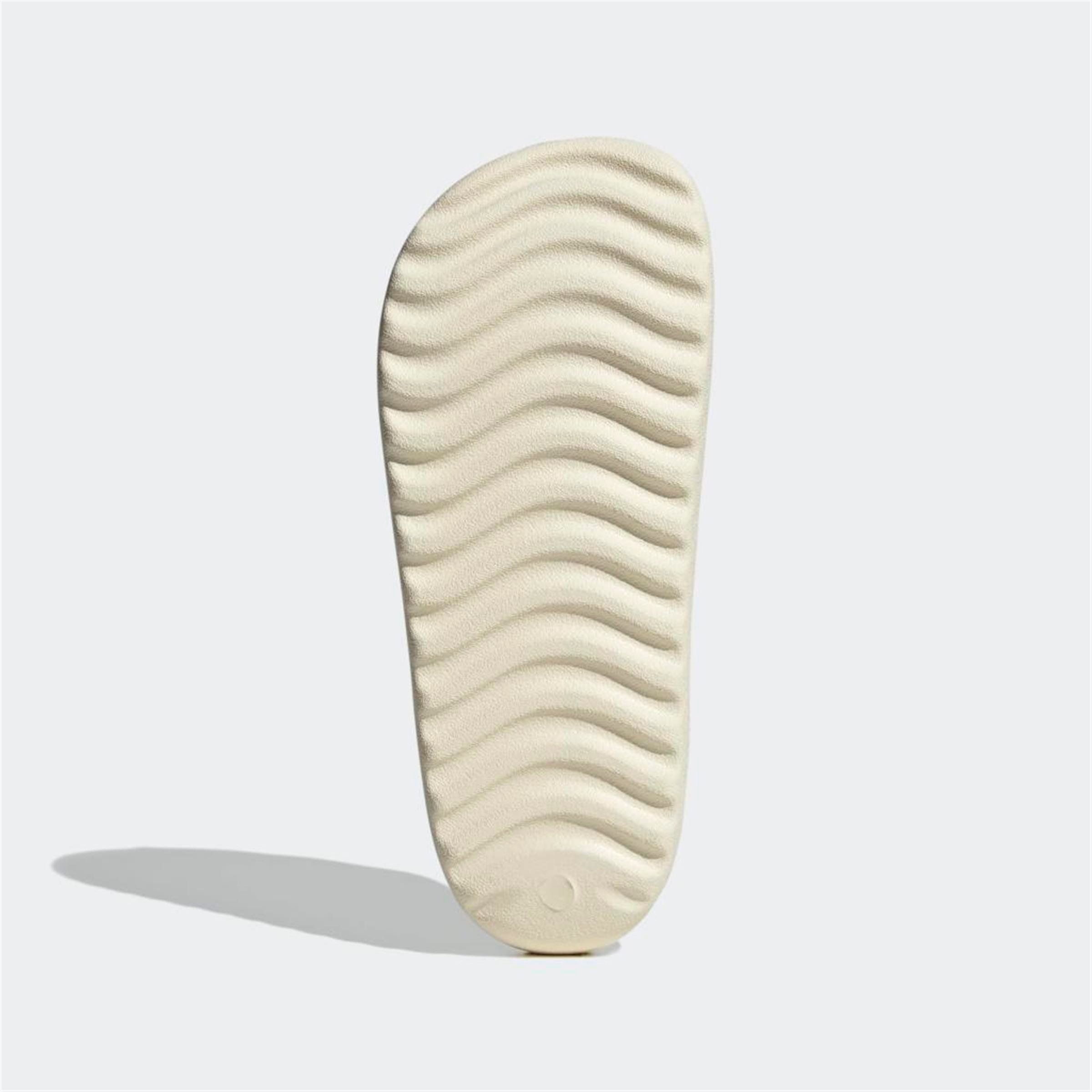 ADILETTE LUMIA