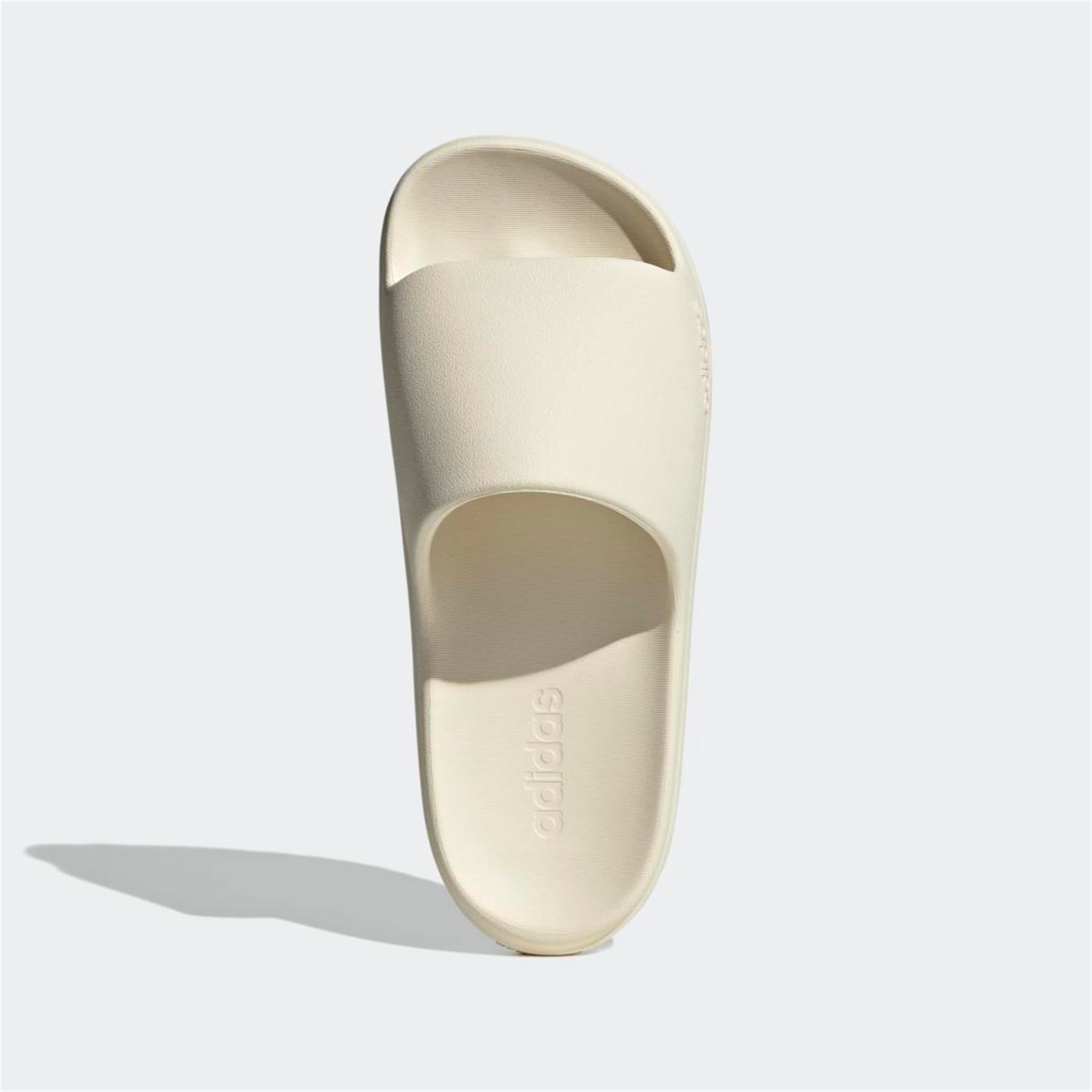 ADILETTE LUMIA