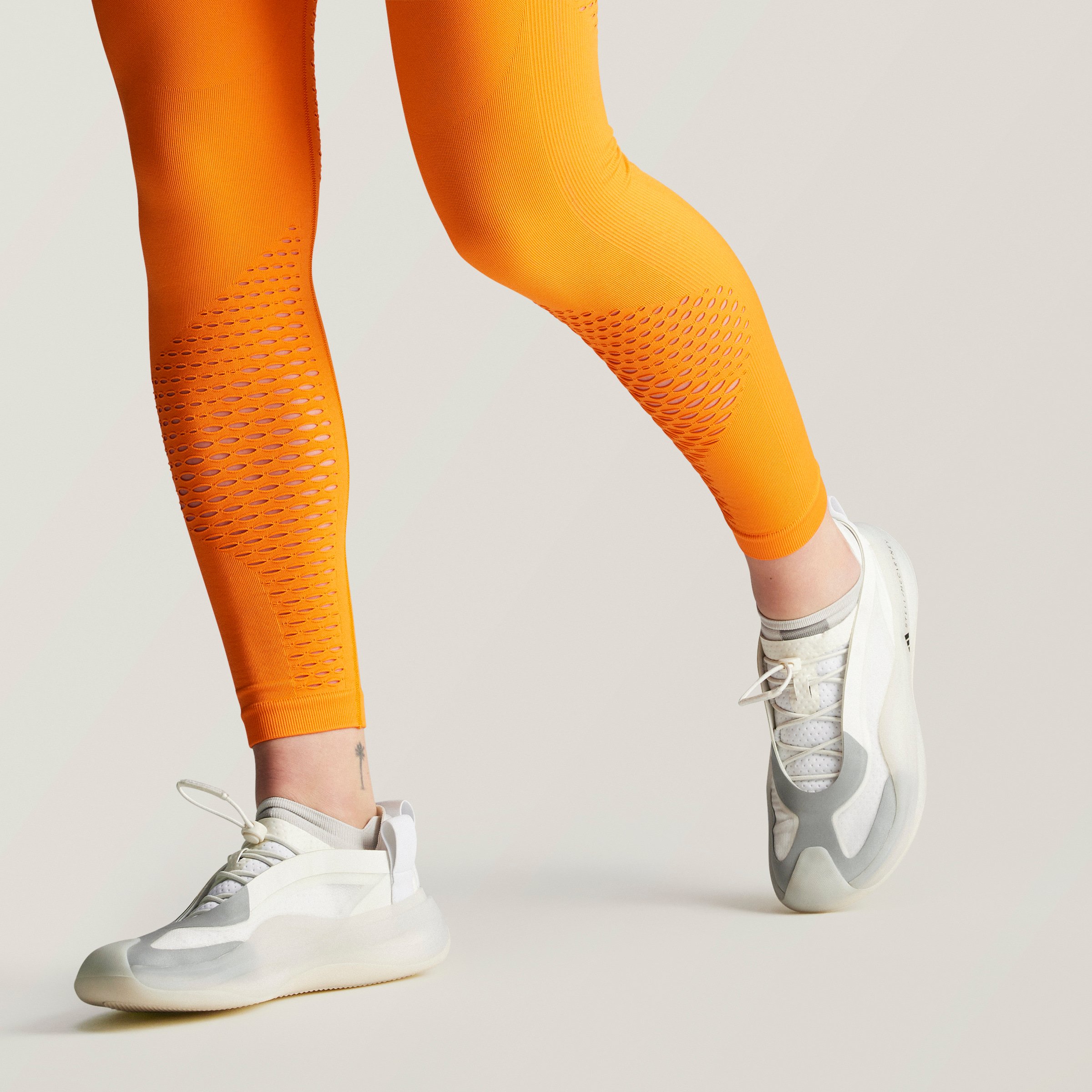 aSMC SPORTSWEAR low ground