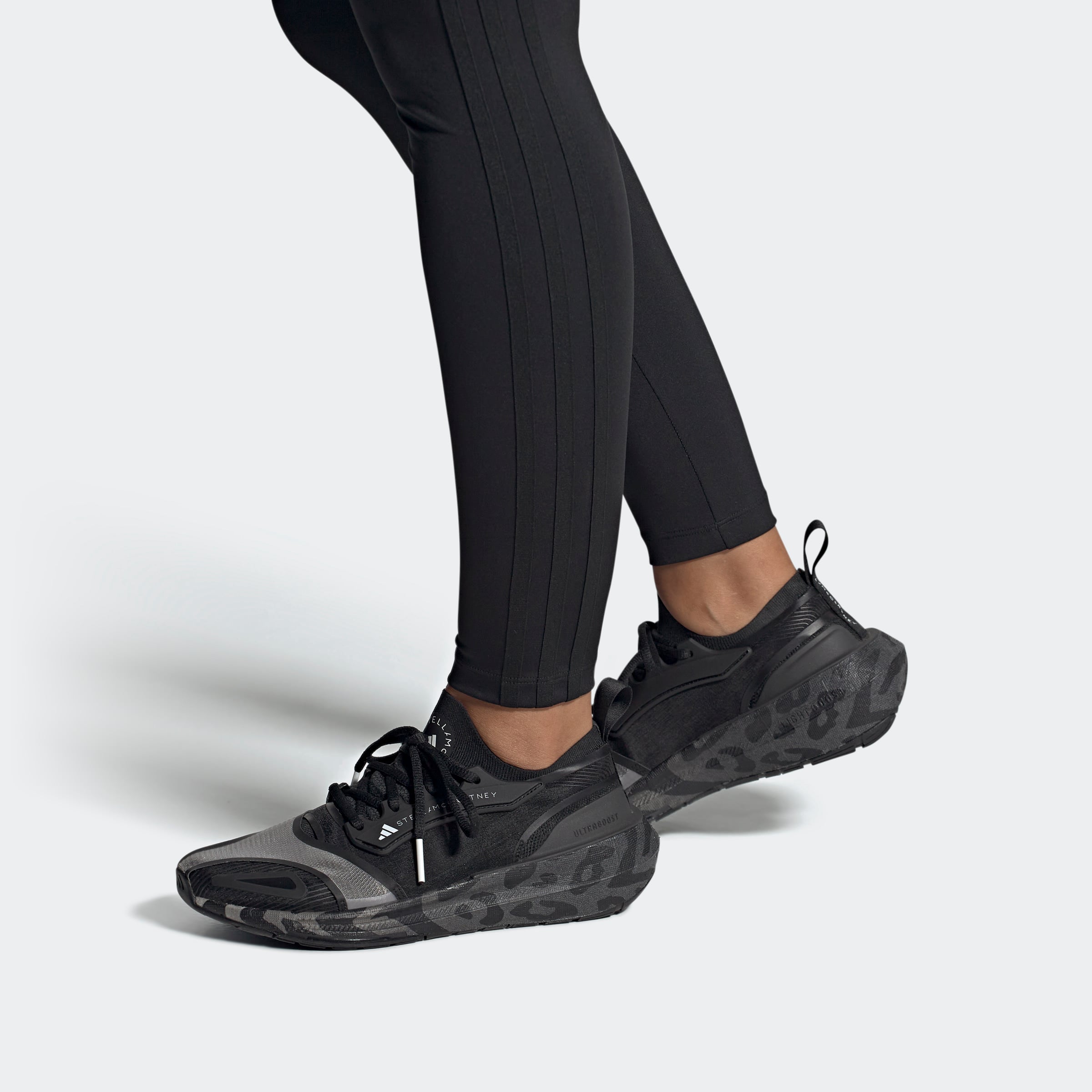 aSMC ULTRABOOST 23