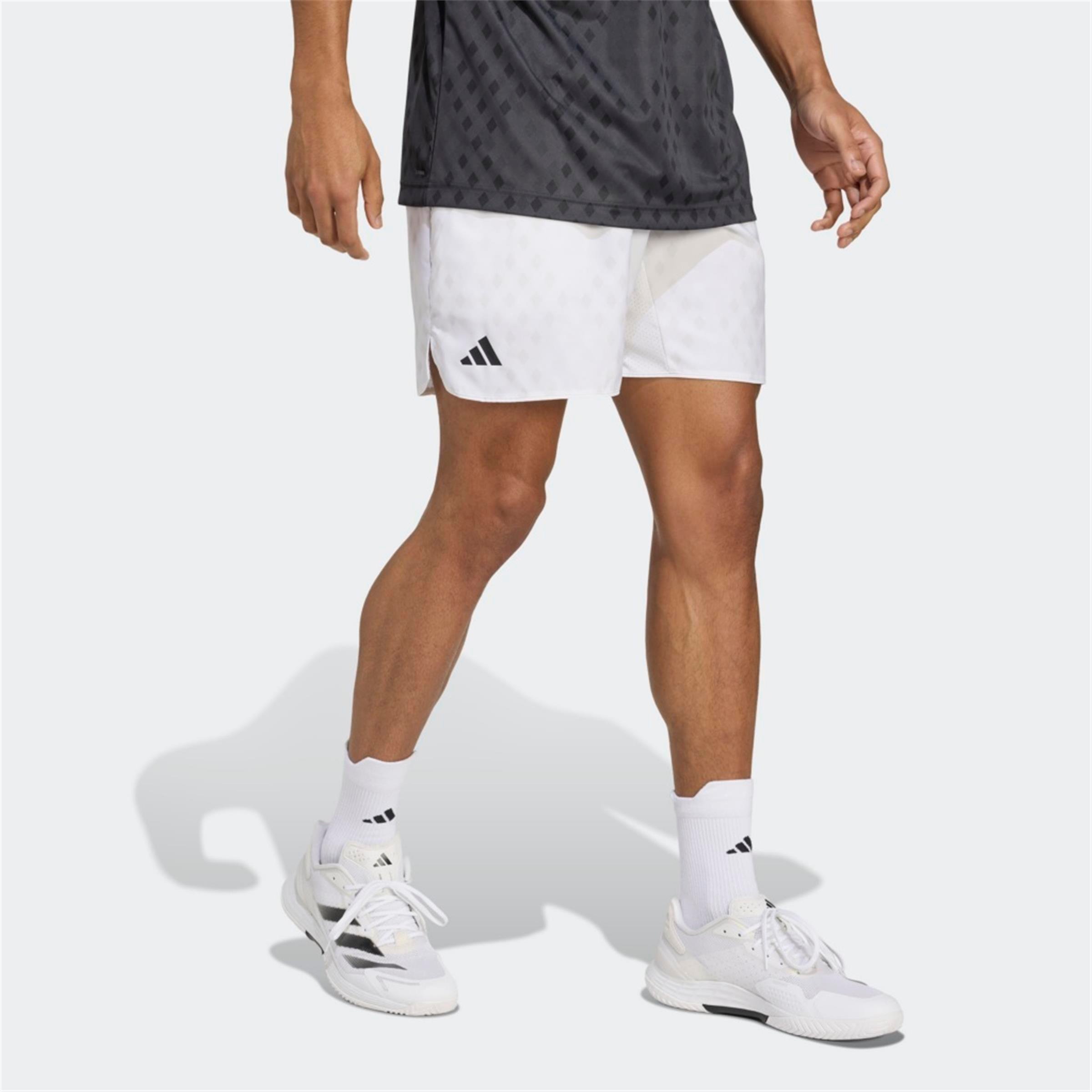 CLUB GRAPHSHORT