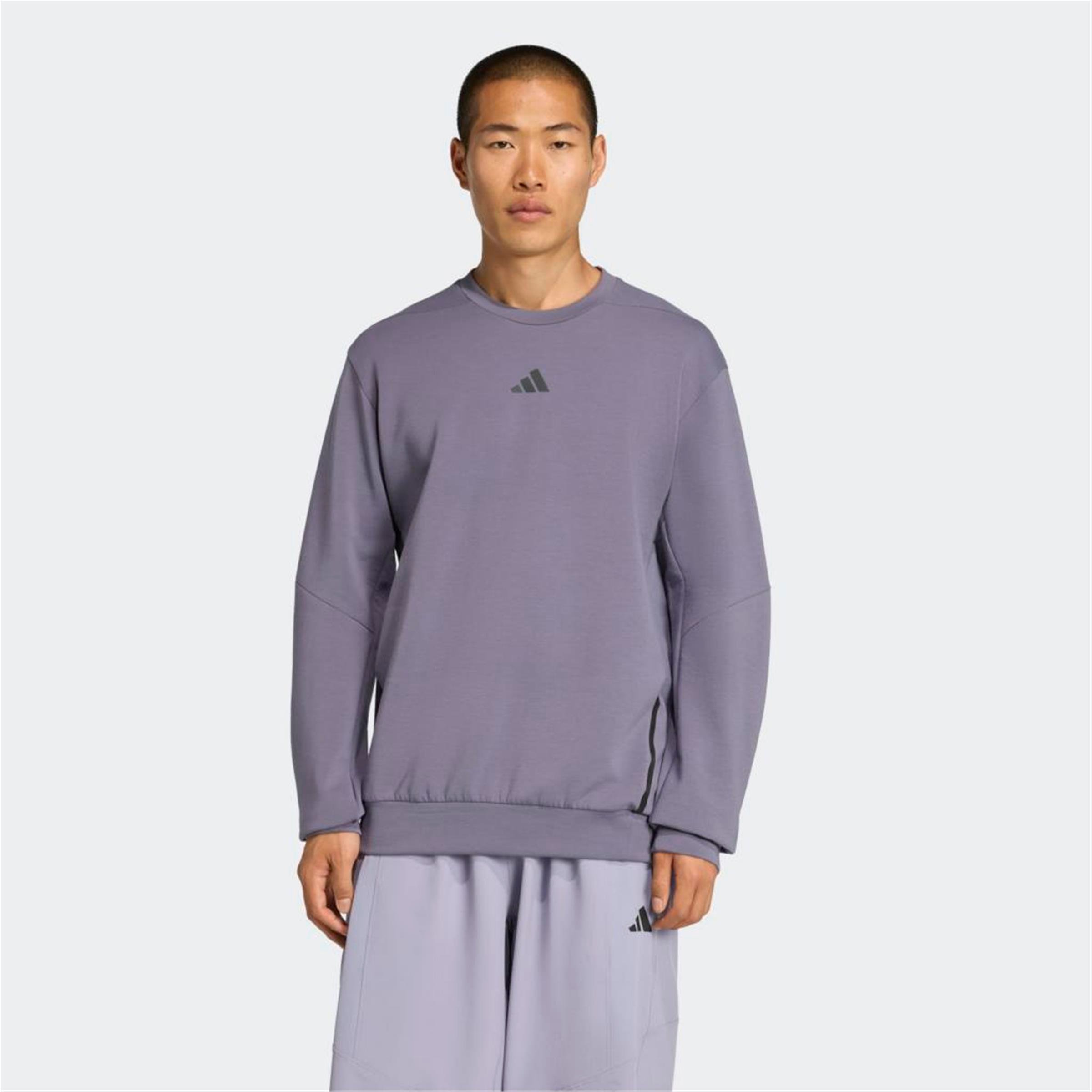 D4T CREW SWEATS