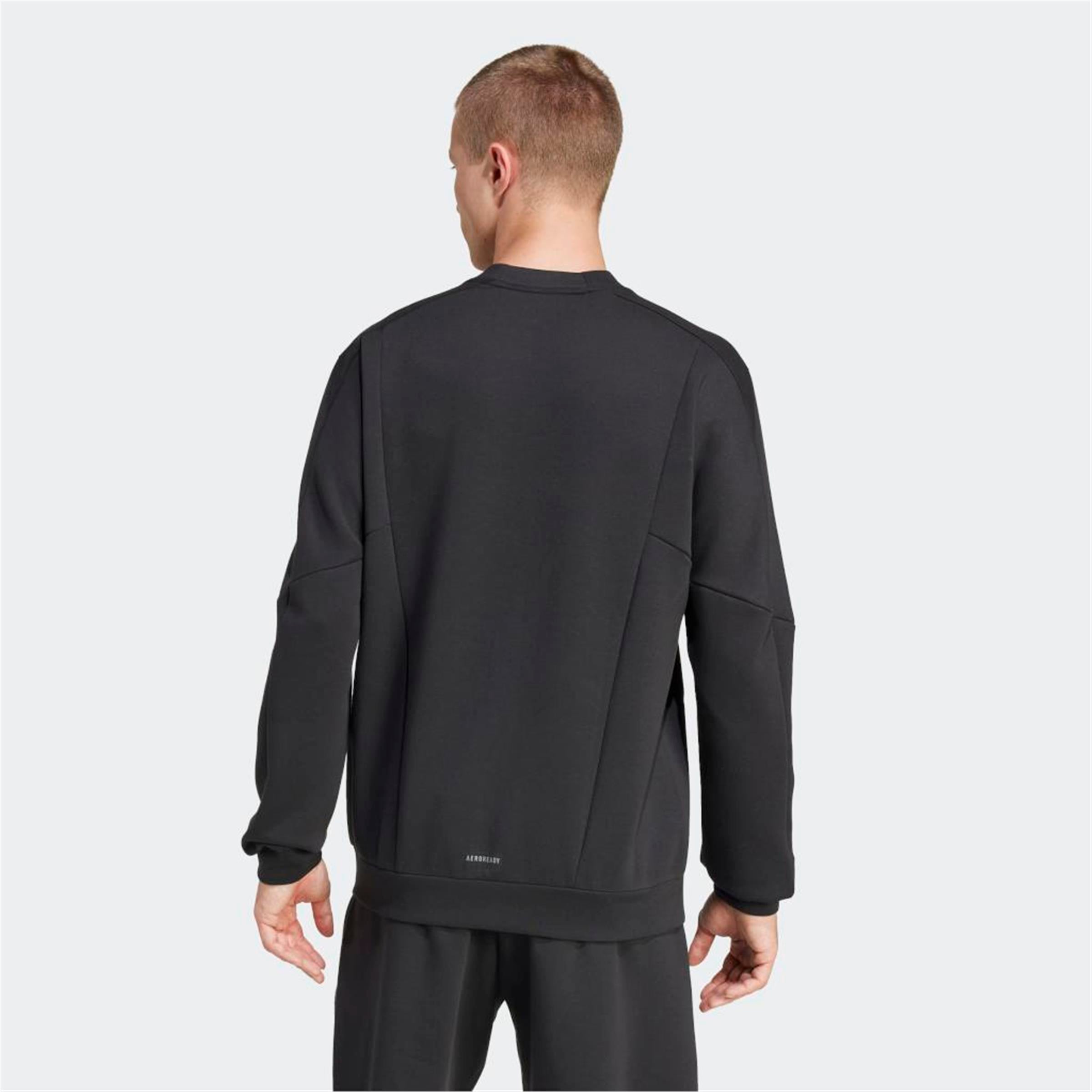 D4T CREW SWEATS