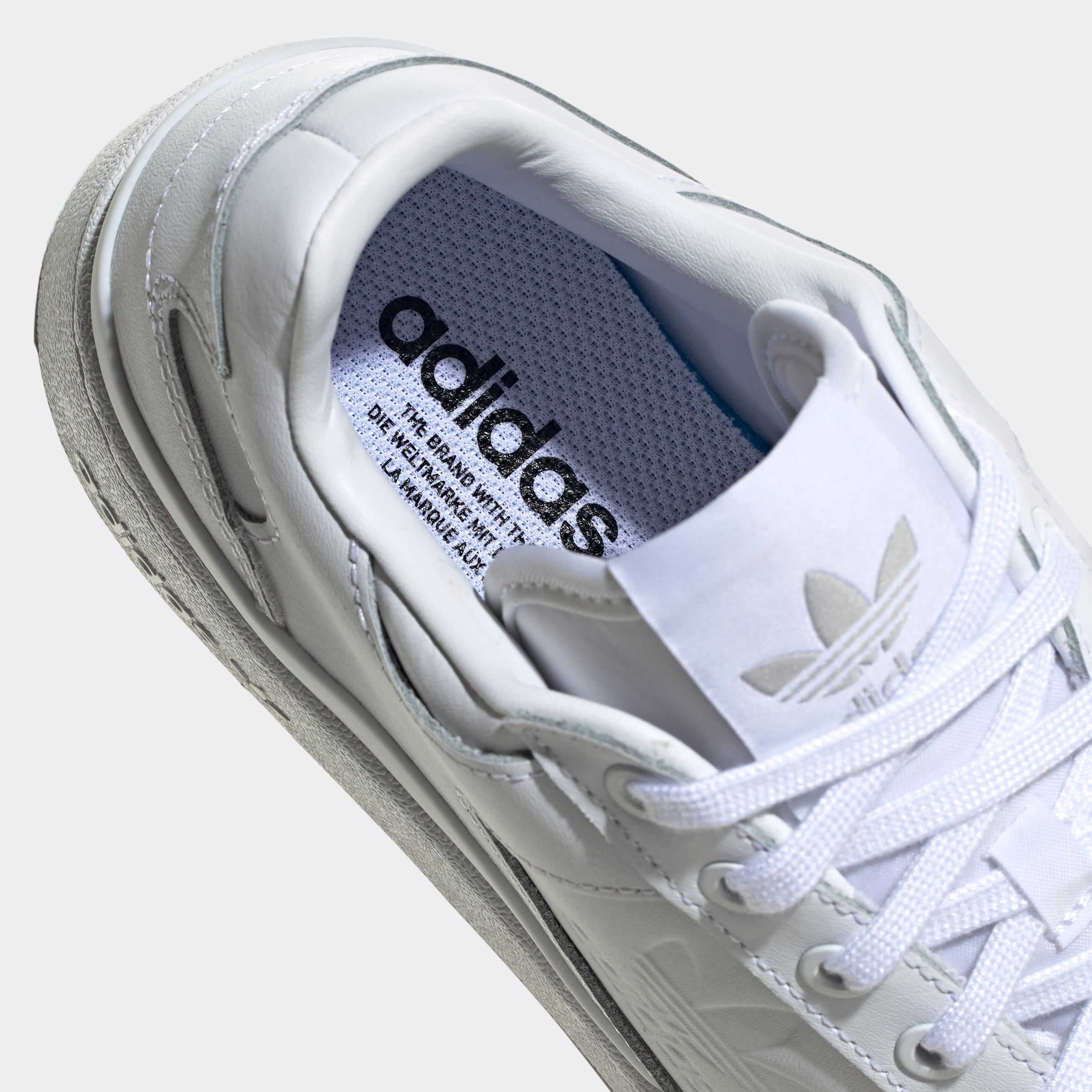 FORUM BOLD W