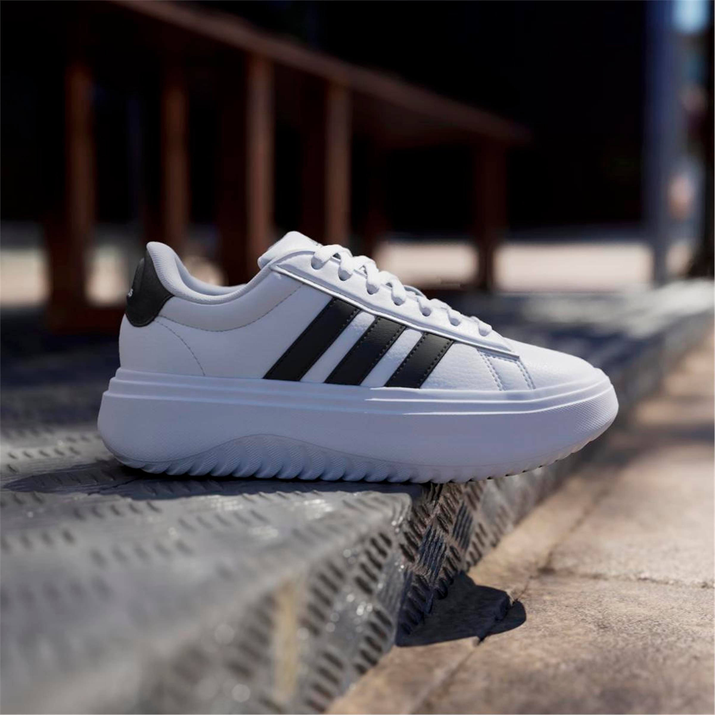 GRAND COURT PLATFORM