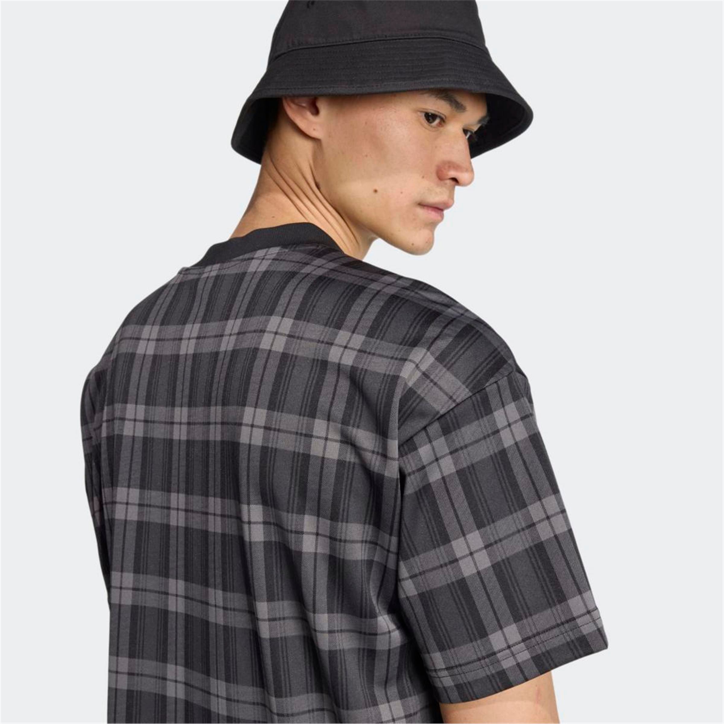 GRAPHIC LO TEE