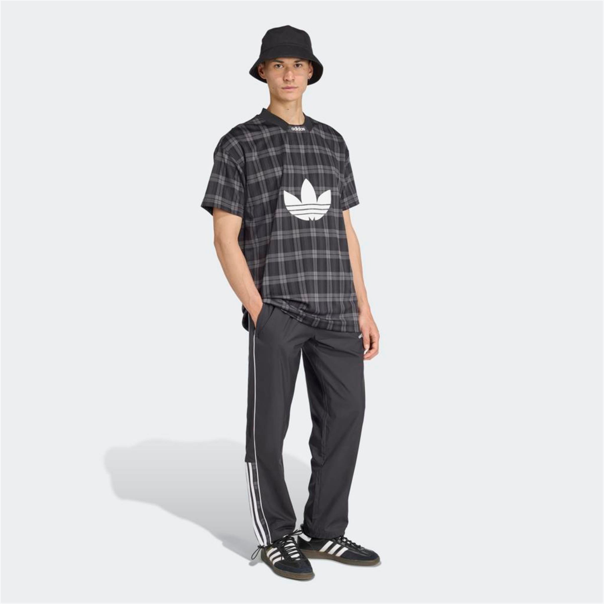 GRAPHIC LO TEE