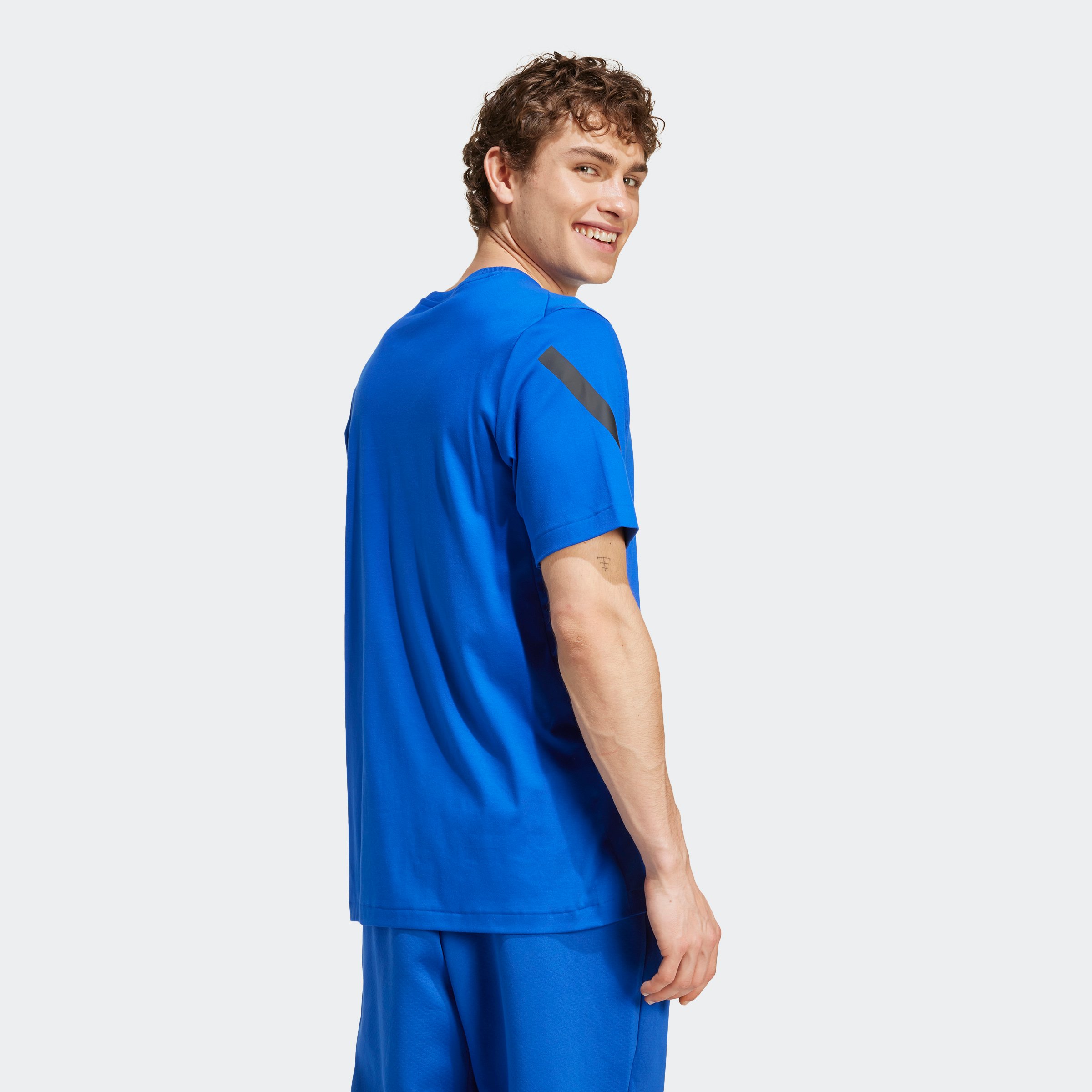 M Z.N.E. TEE