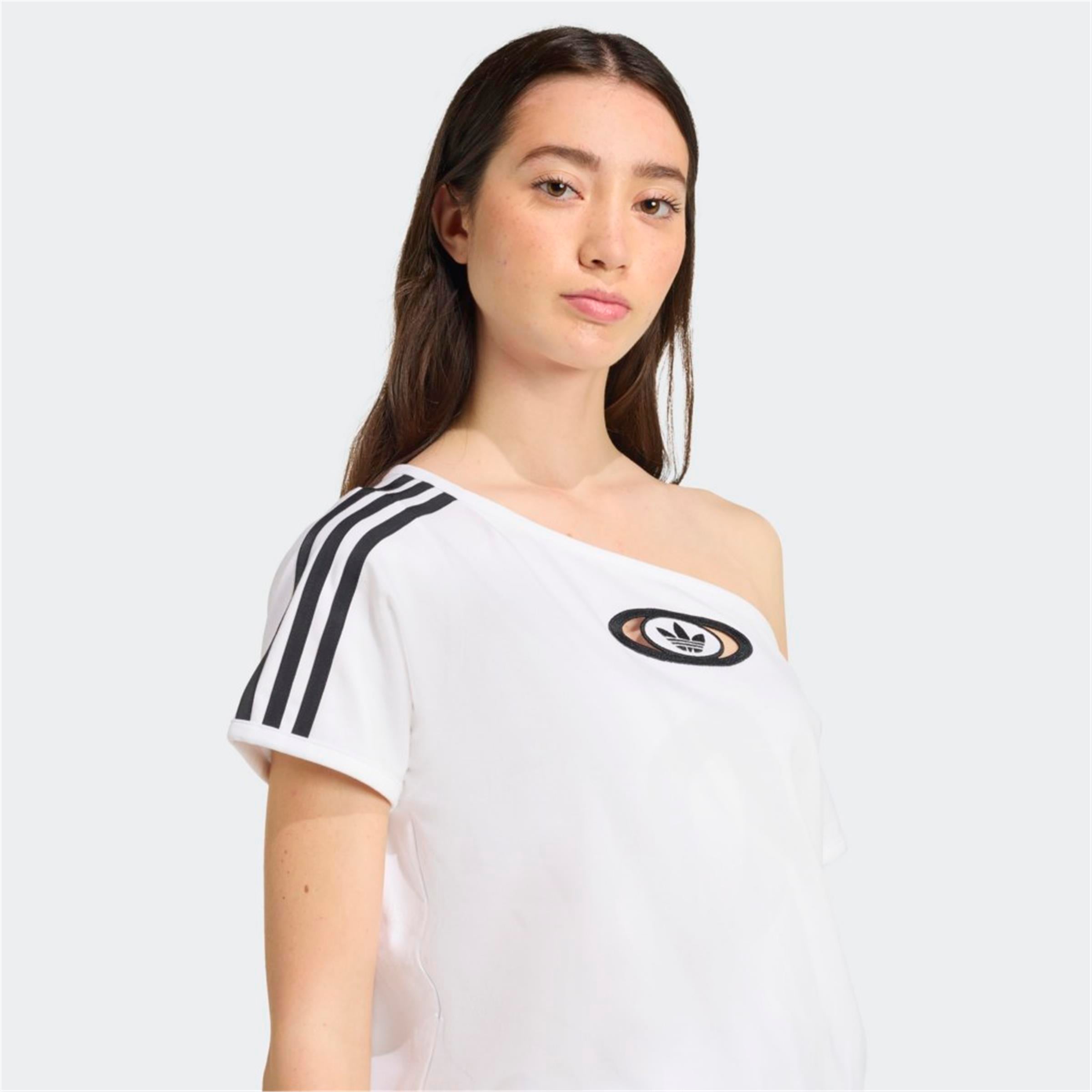 OFFSHOULDER TEE