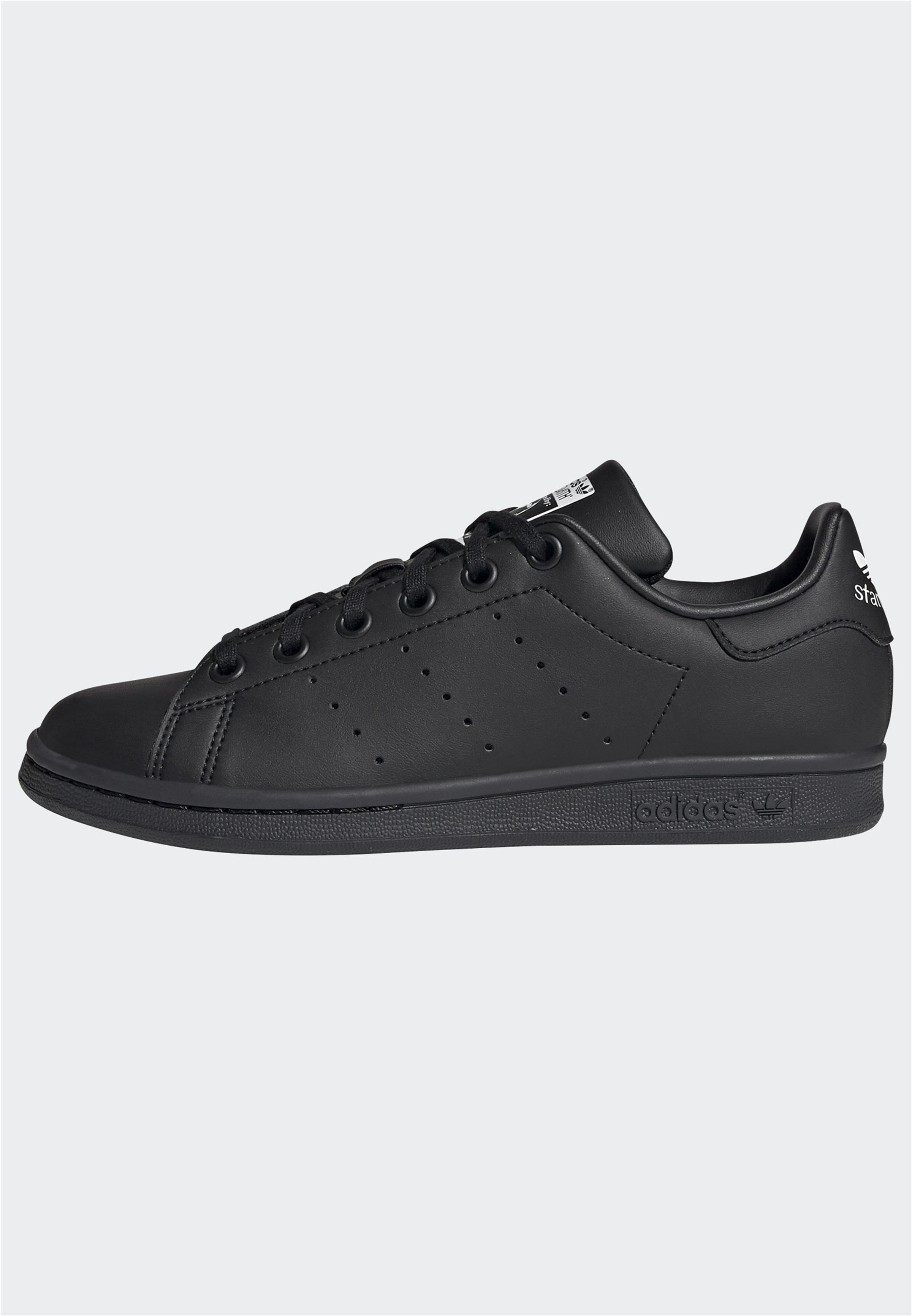 STAN SMITH J