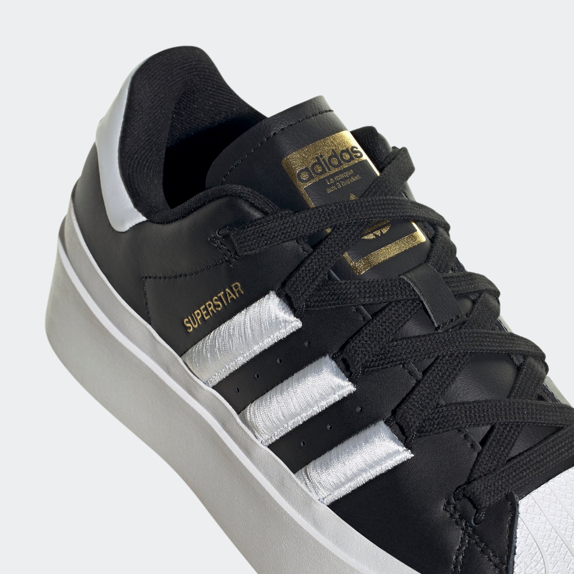 SUPERSTAR BONEGA W